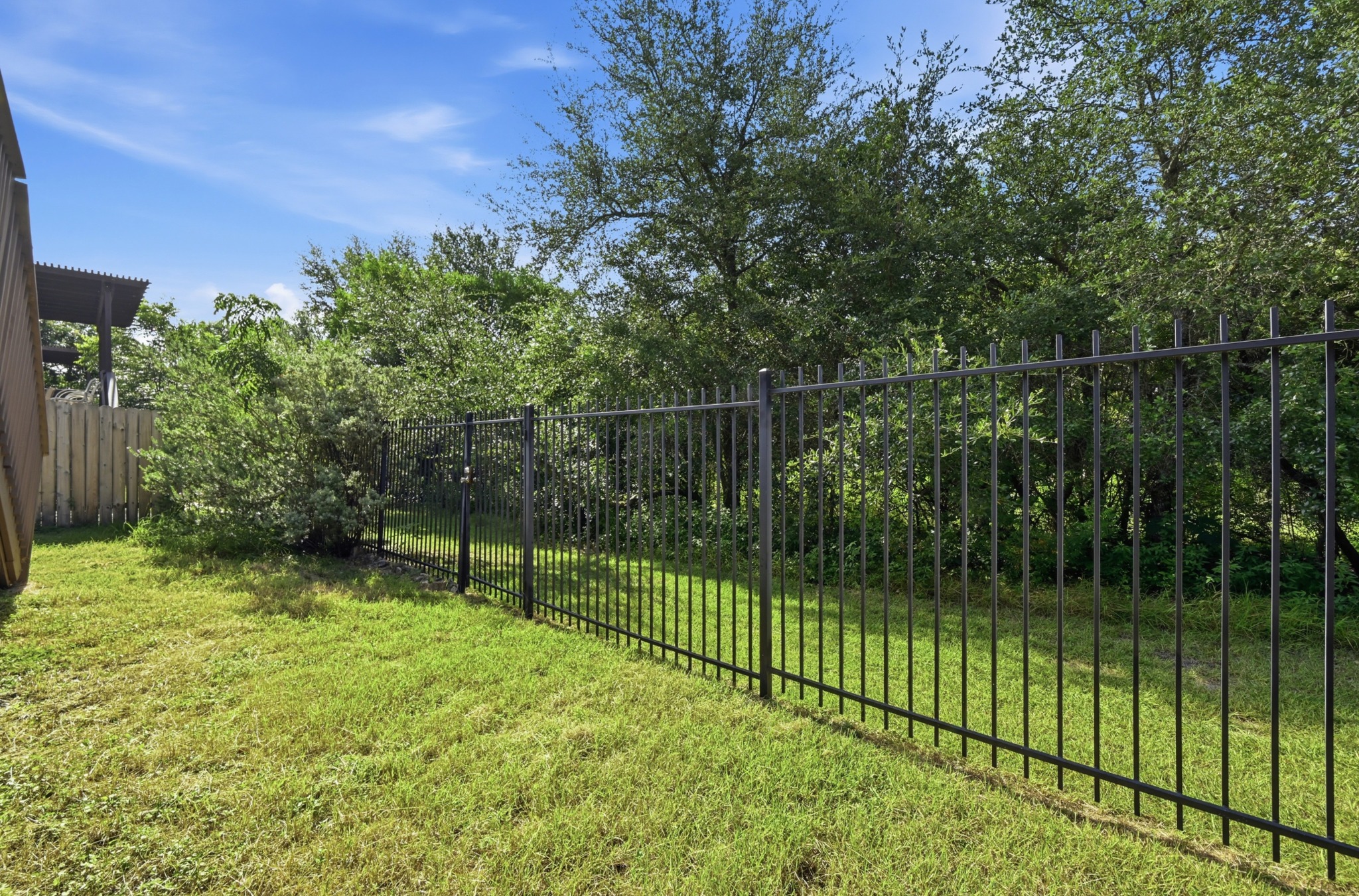 main property photo 32