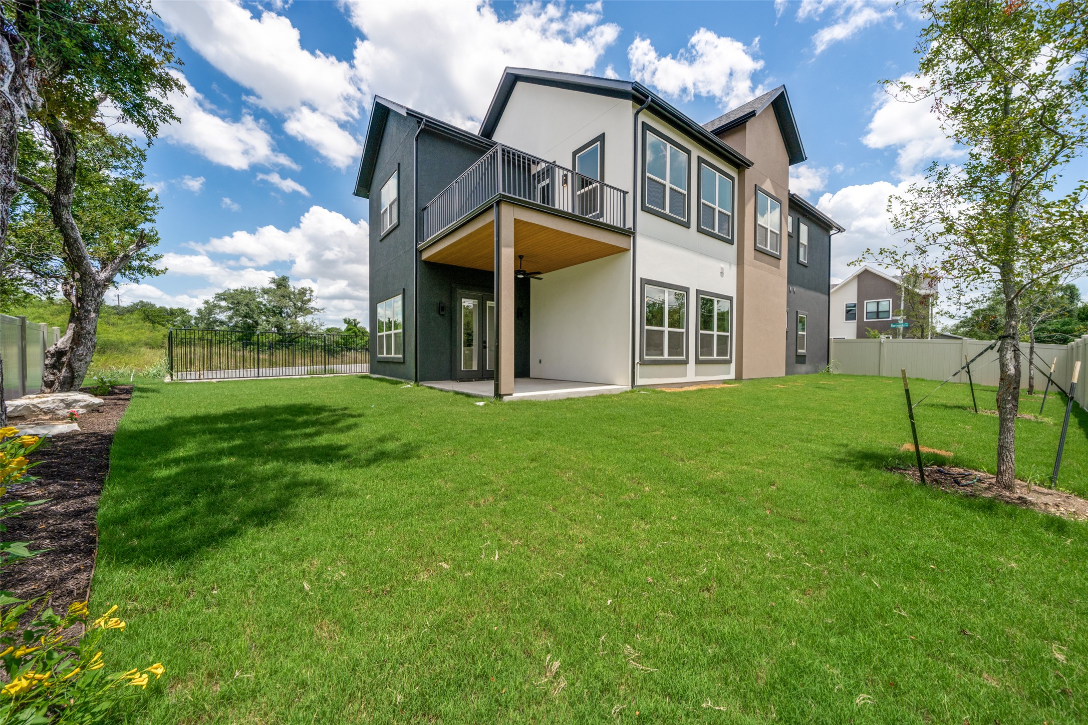 main property photo 22