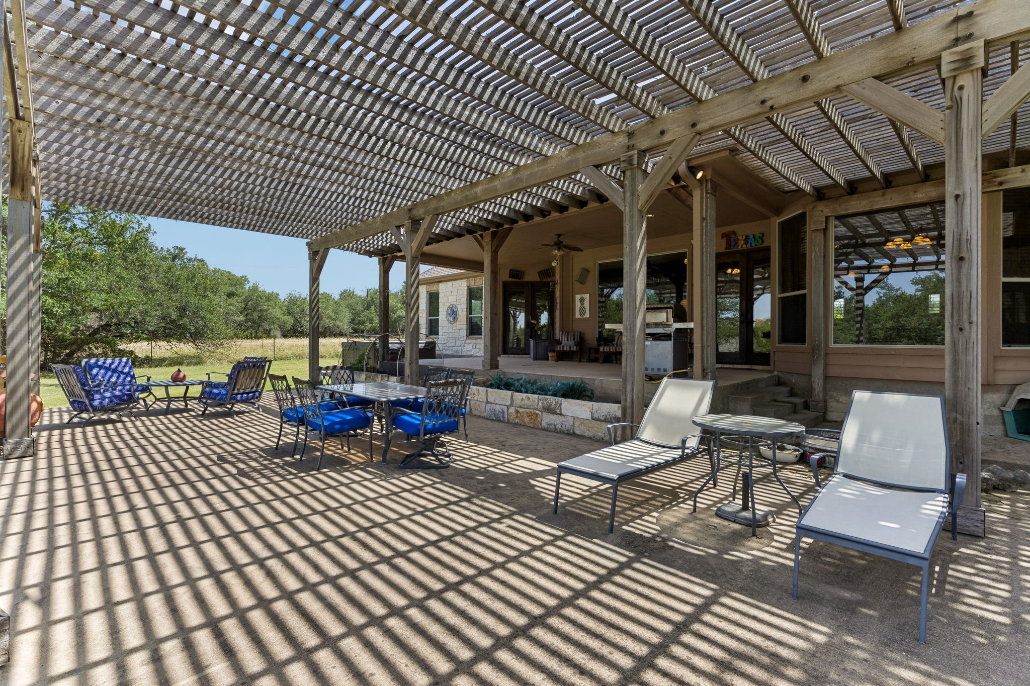 main property photo 29