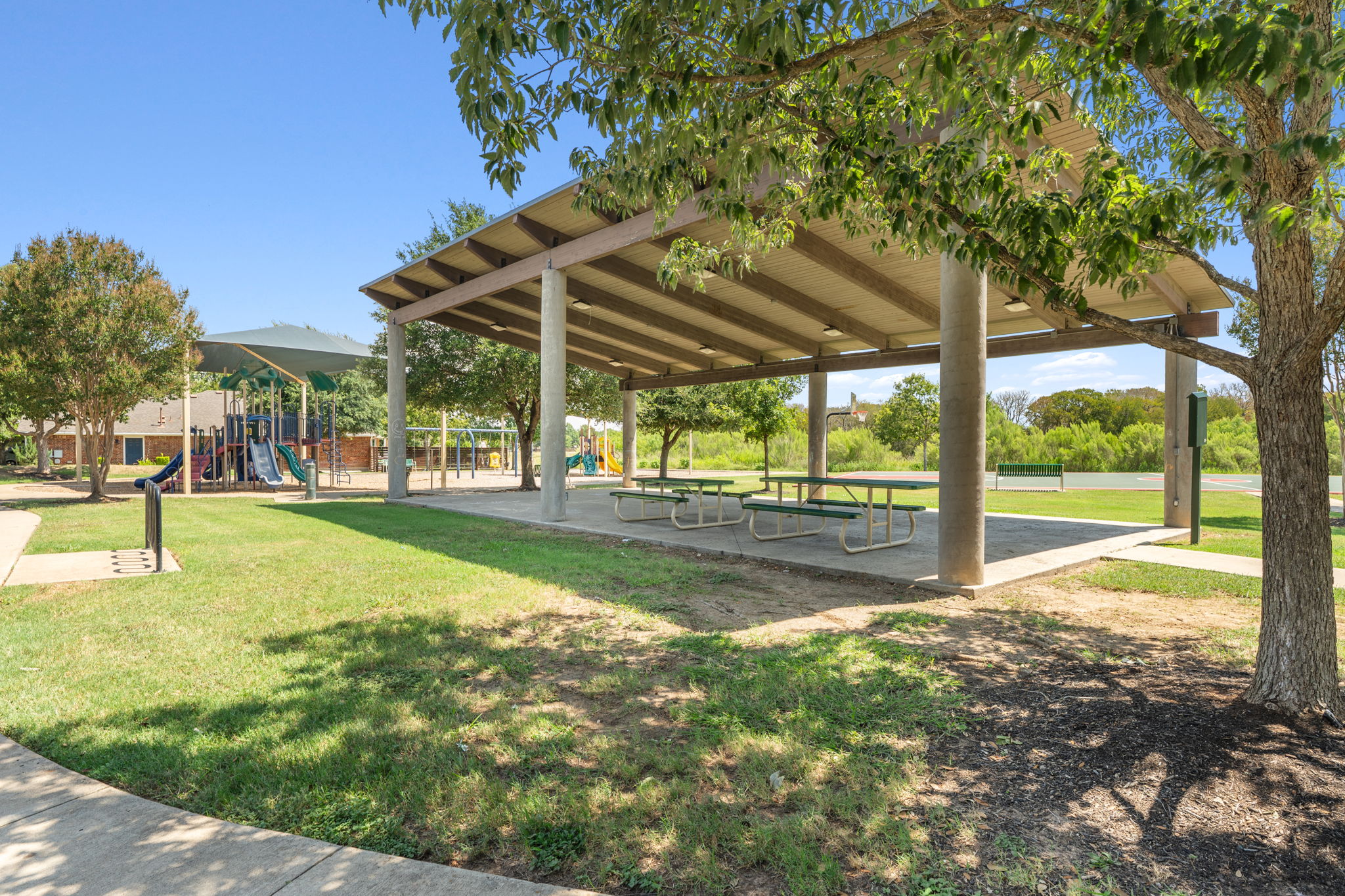main property photo 36