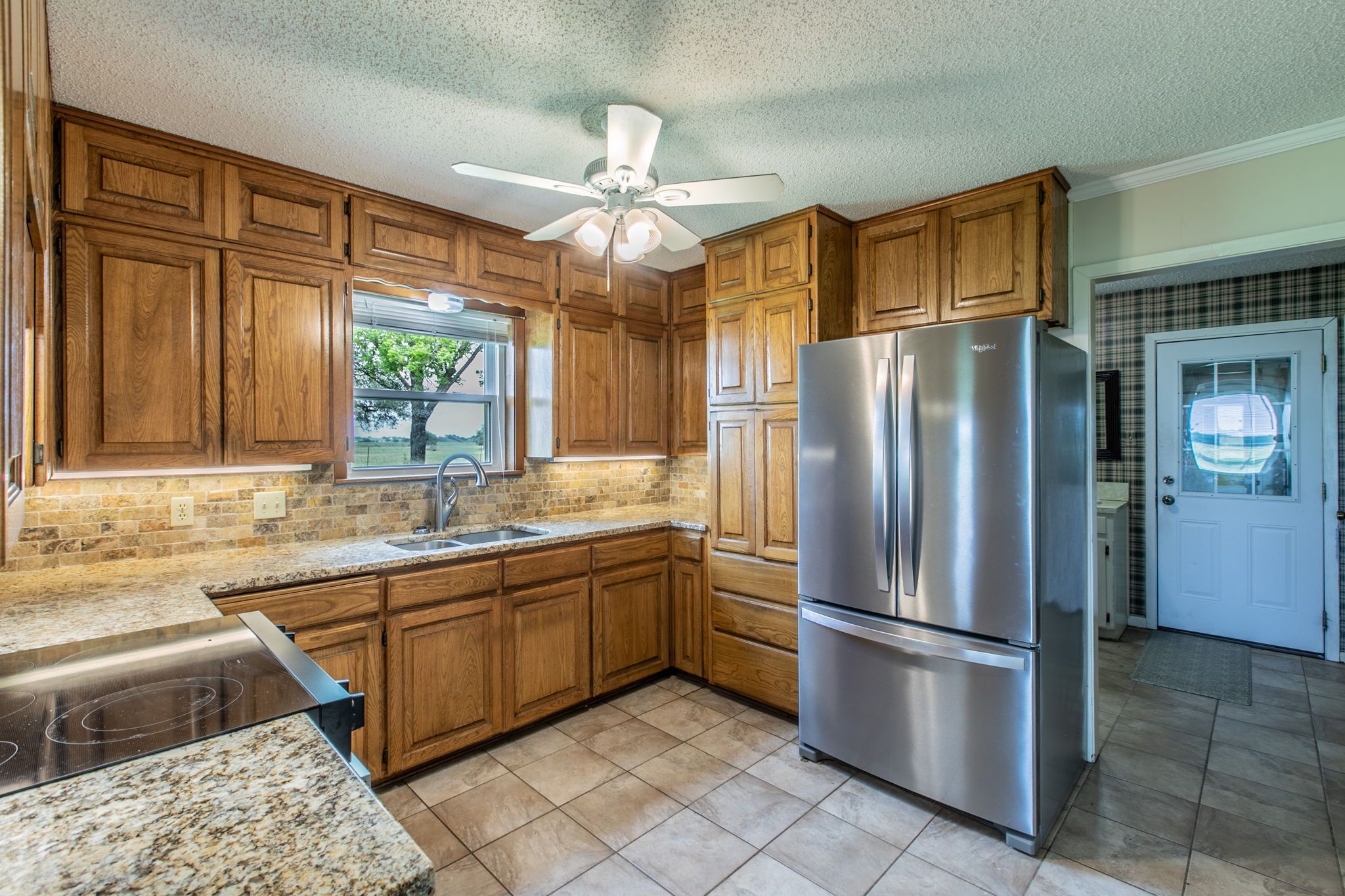 main property photo 11
