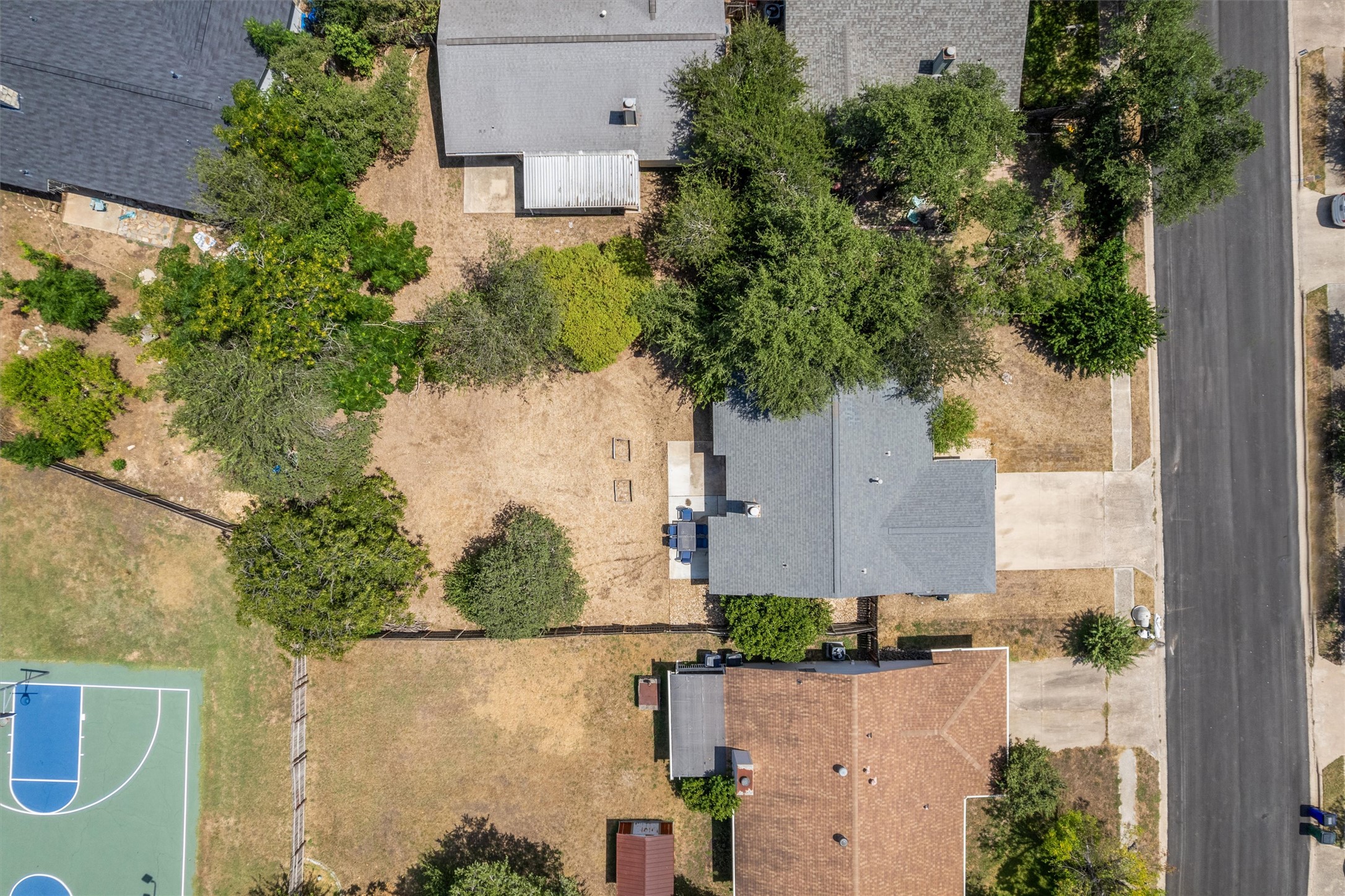 main property photo 30