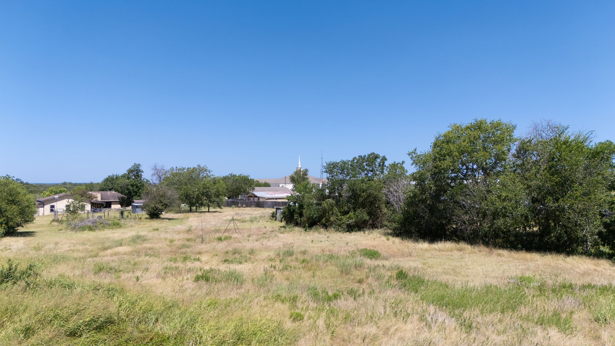 main property photo 11