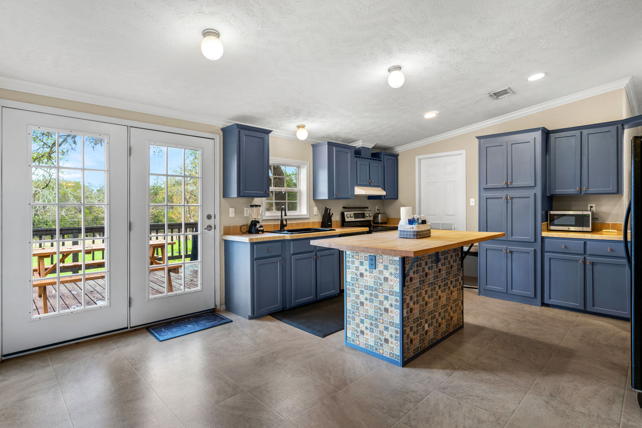 main property photo 13