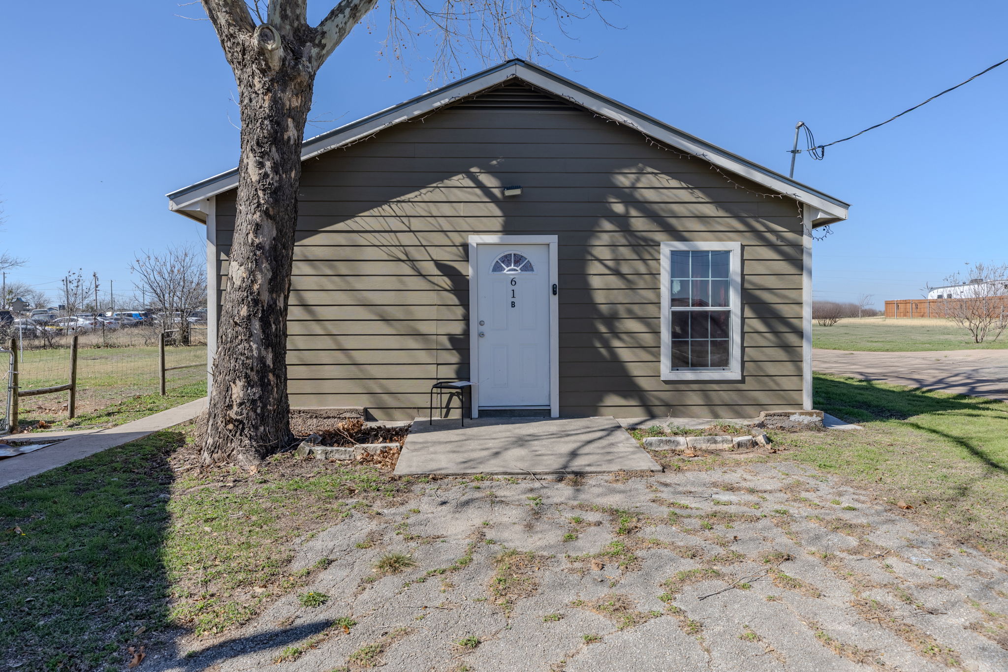 main property photo 20