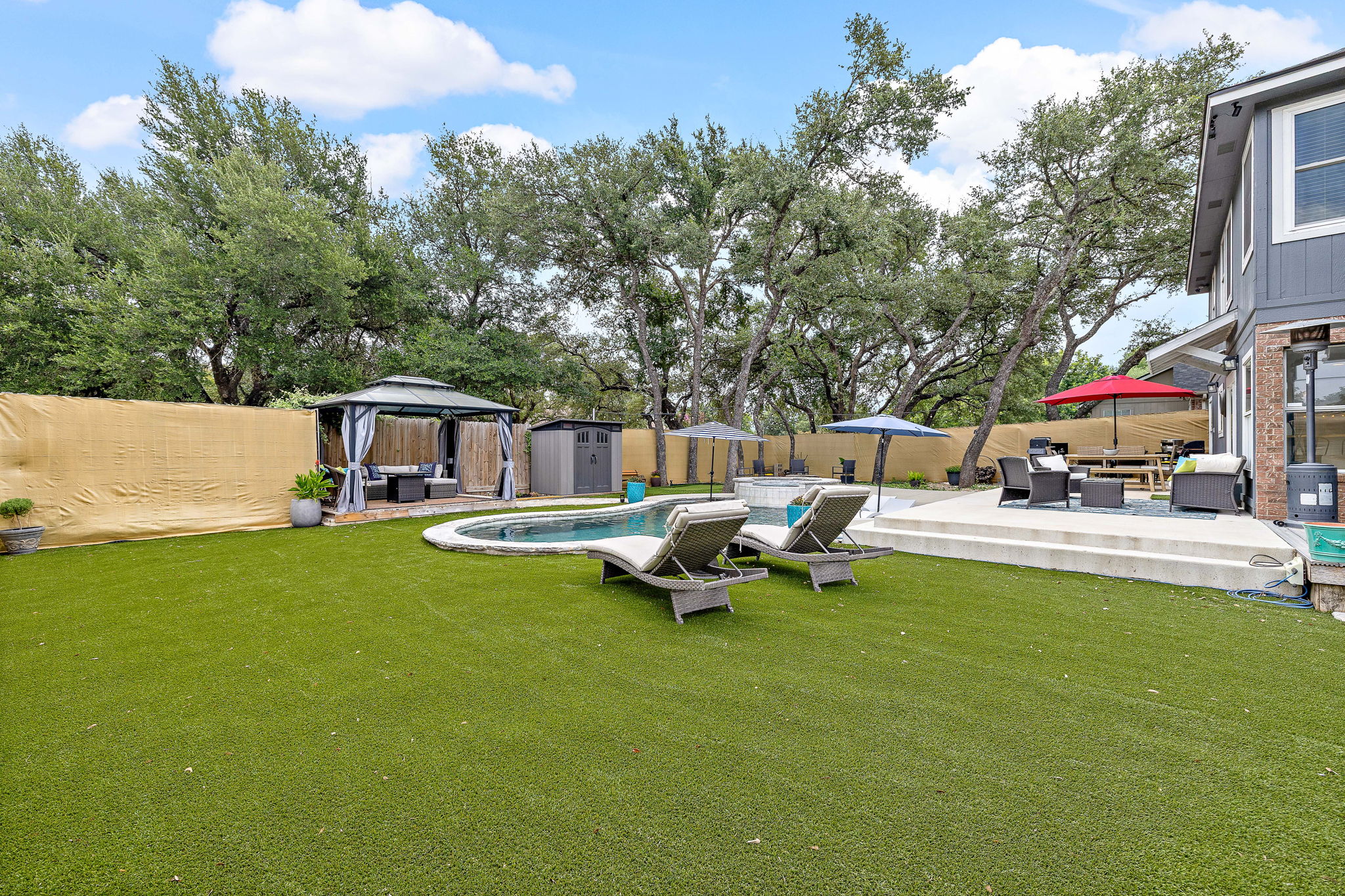 main property photo 39