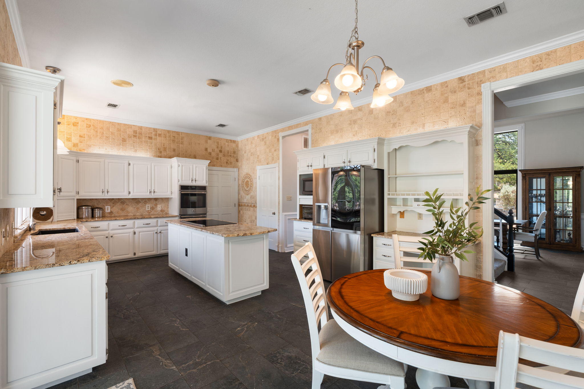 main property photo 17