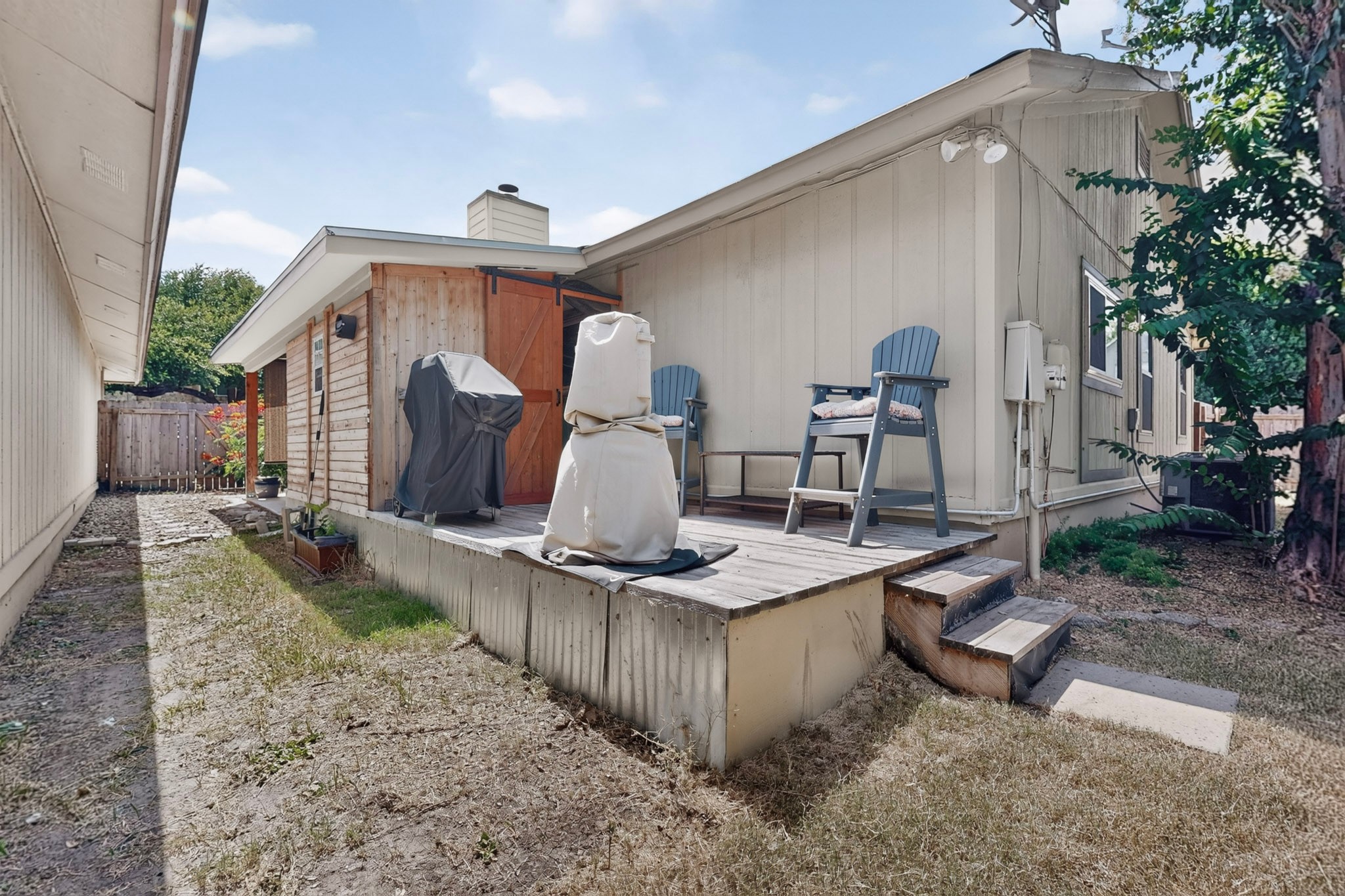 main property photo 25