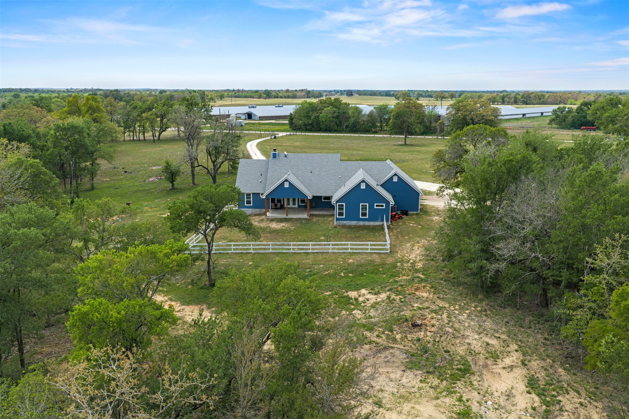 main property photo 31