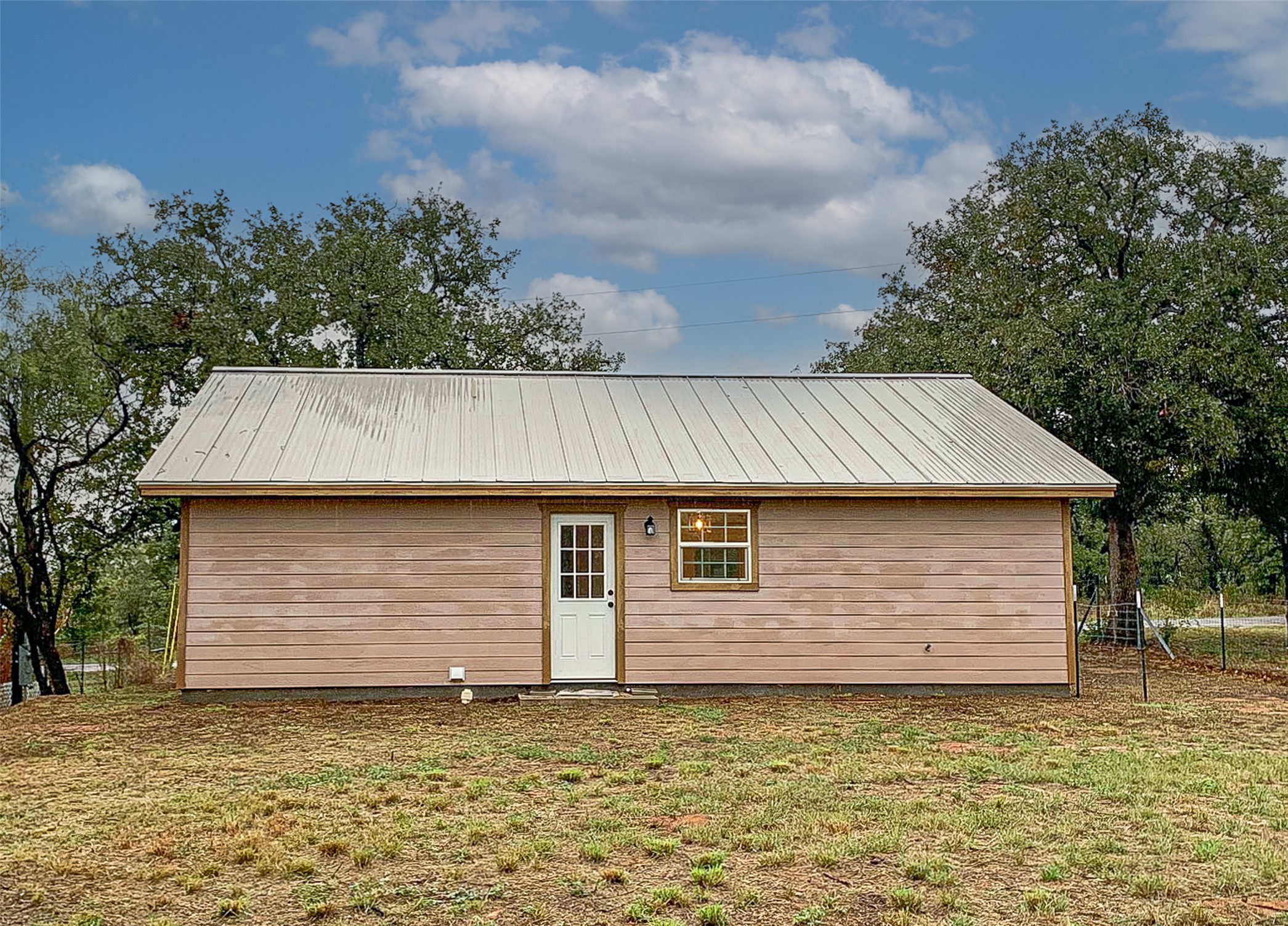 main property photo 22