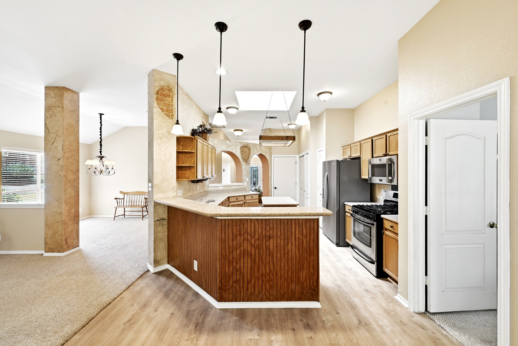 main property photo 13