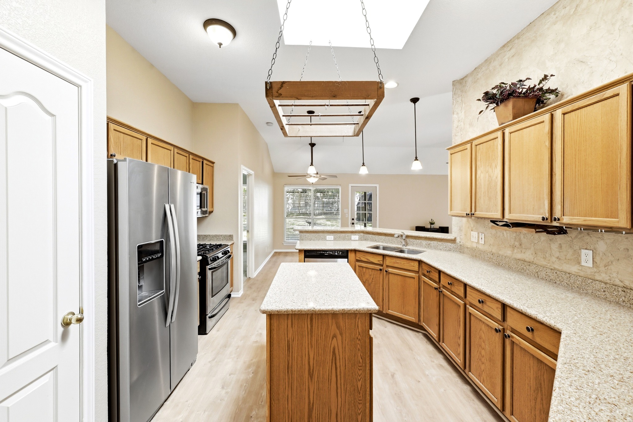 main property photo 15