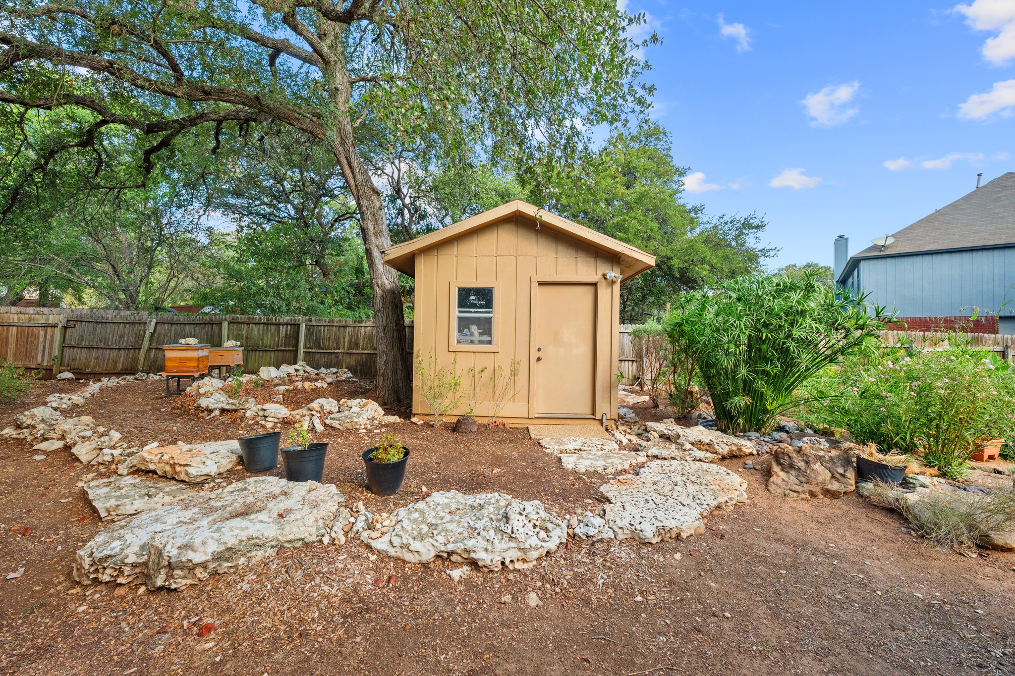main property photo 22