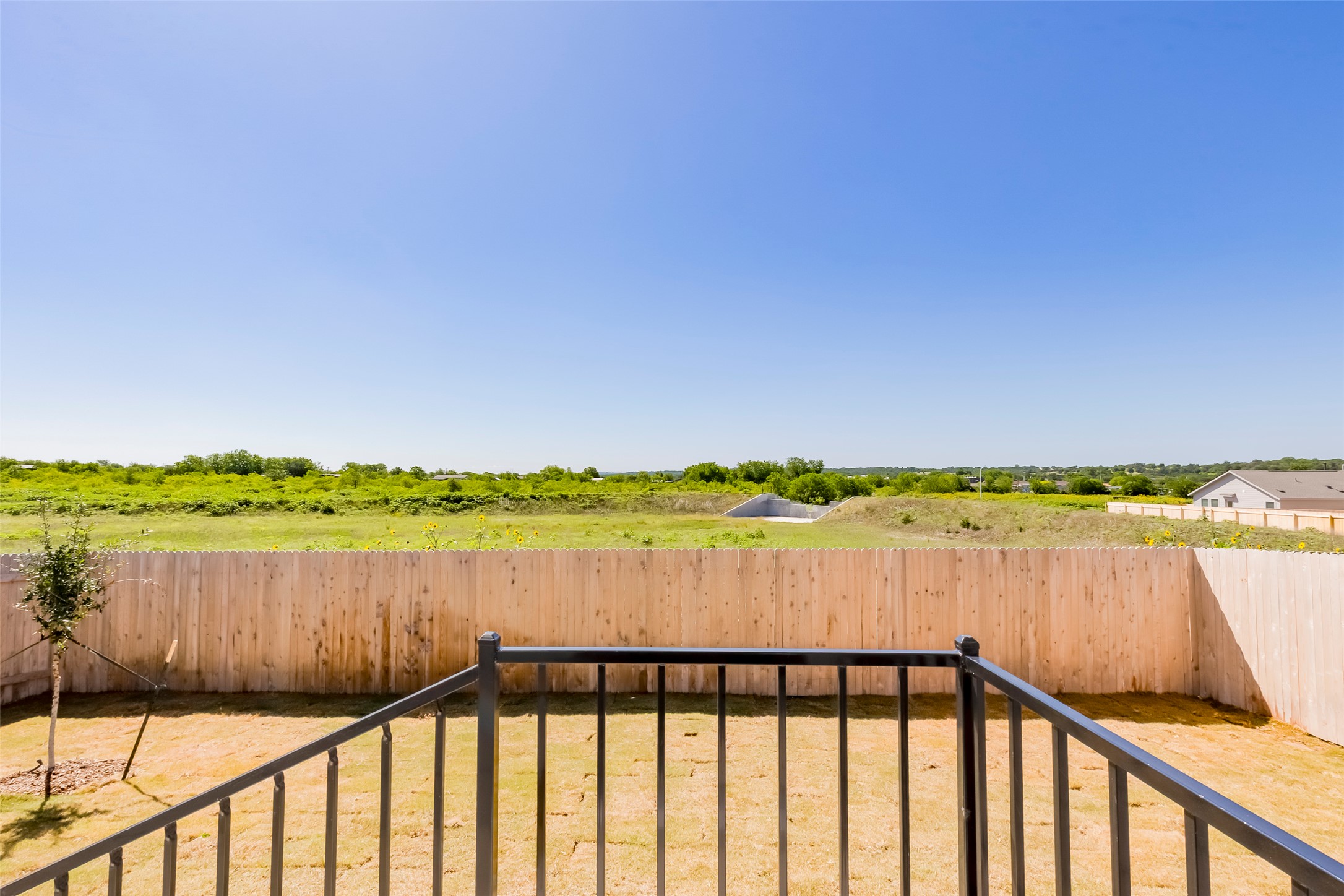 main property photo 25