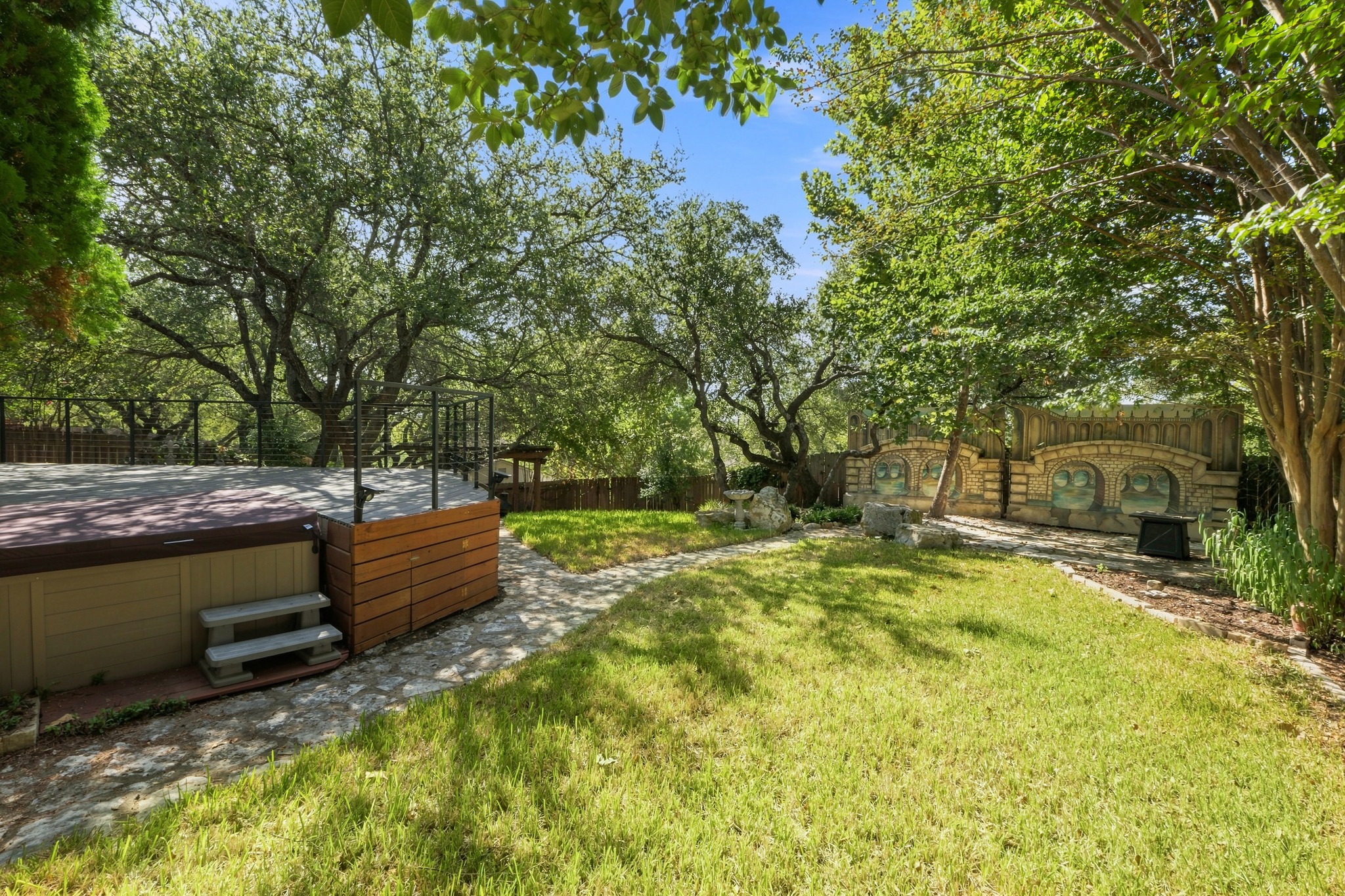 main property photo 32