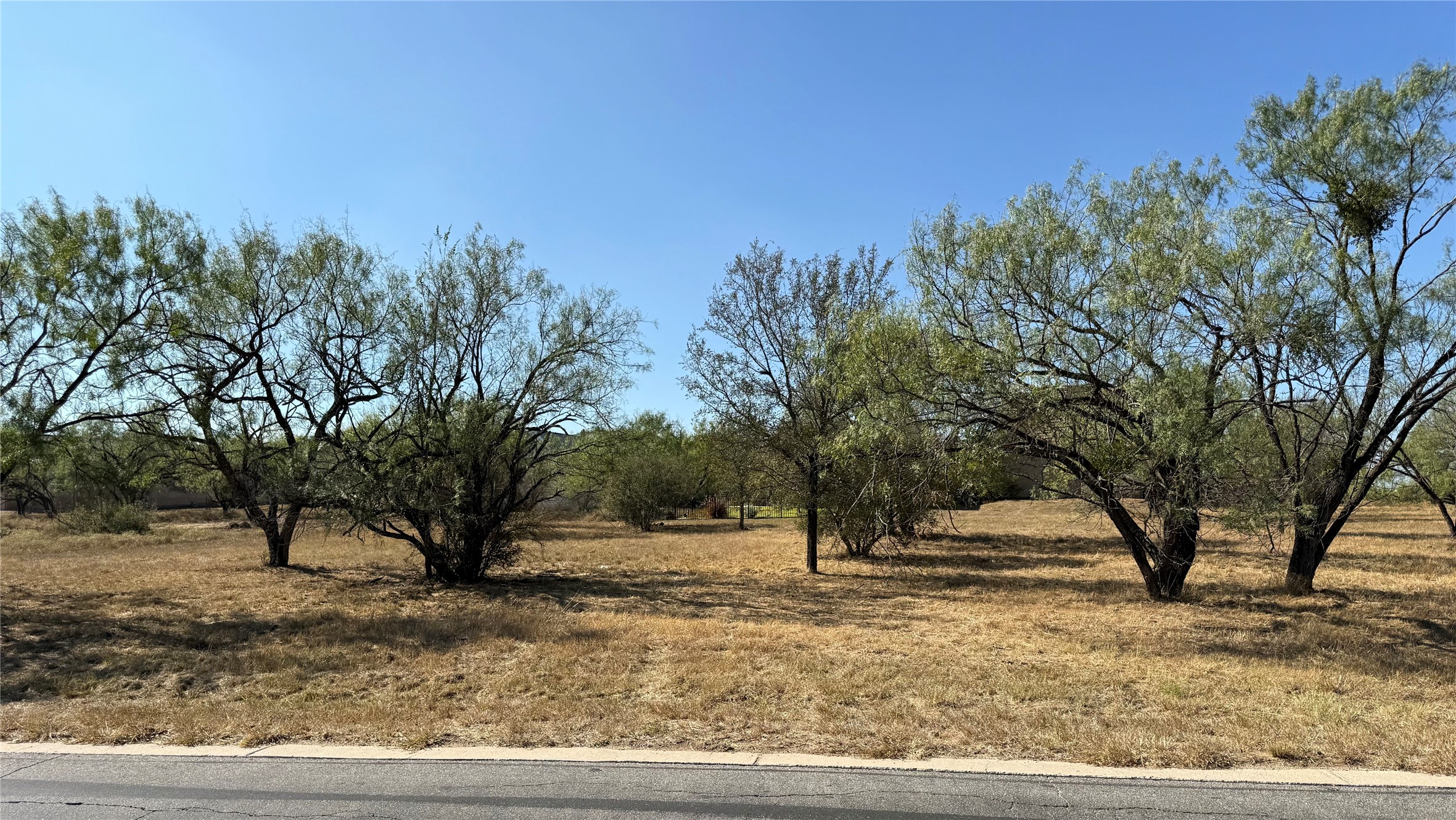main property photo 11
