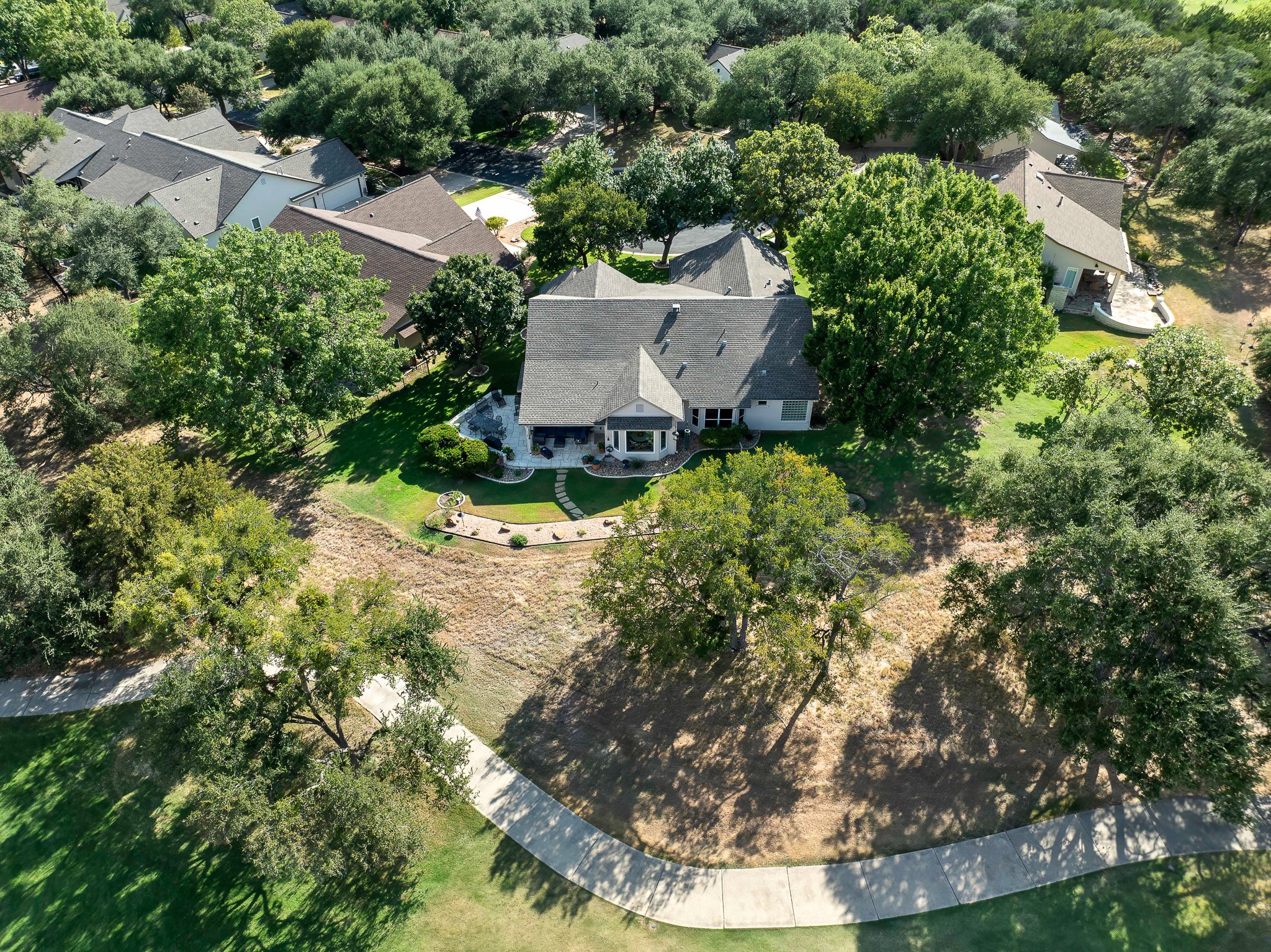 main property photo 37