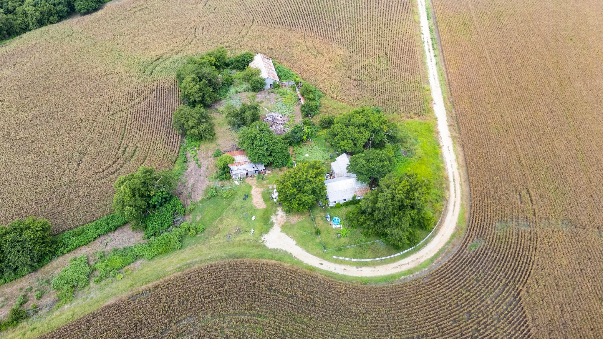 main property photo 28