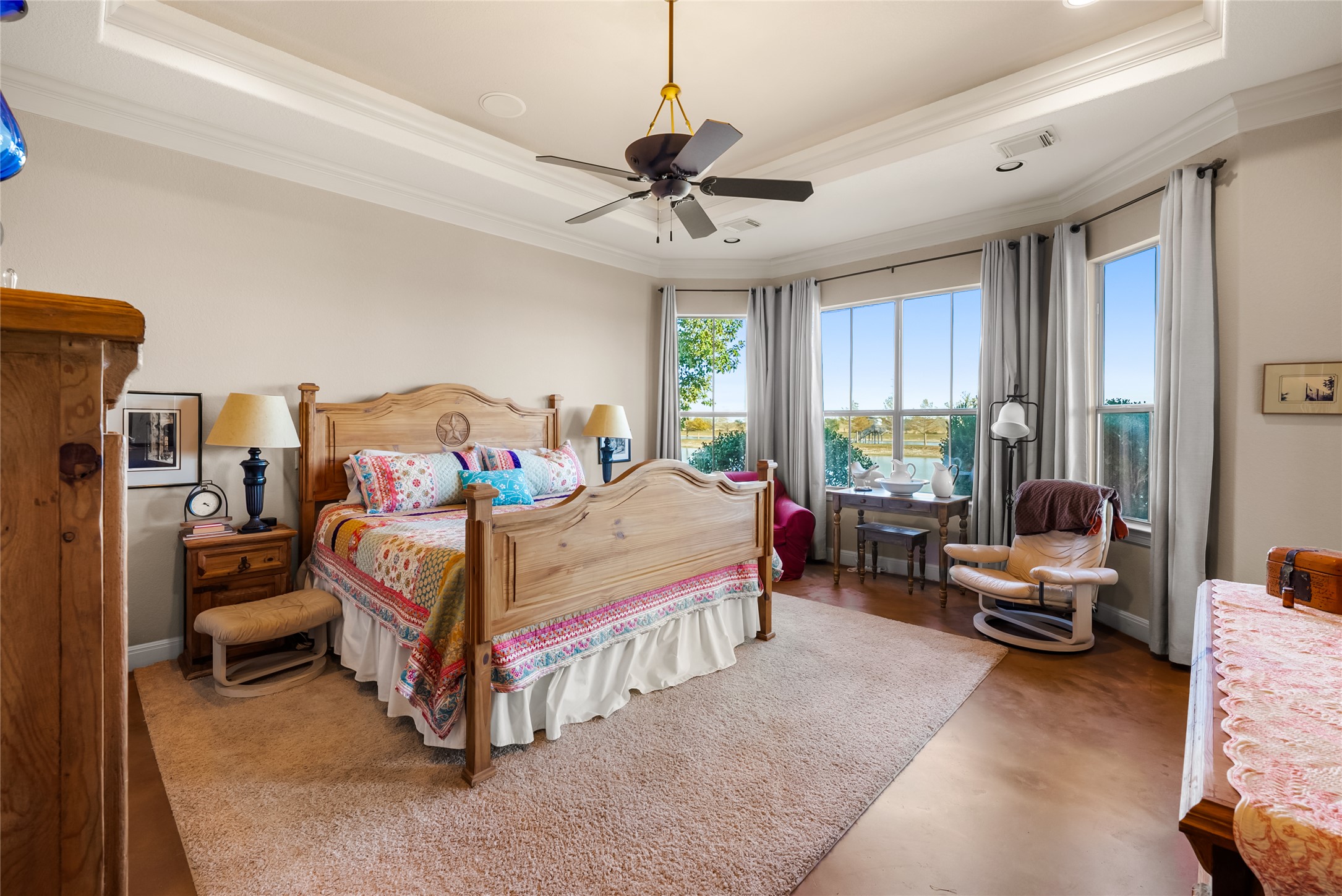 main property photo 23