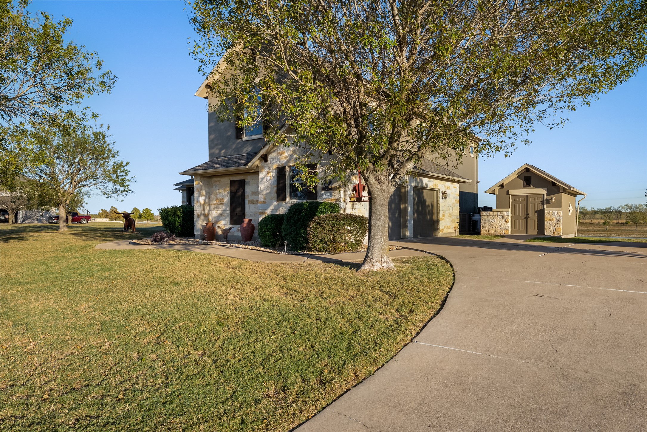 main property photo 38