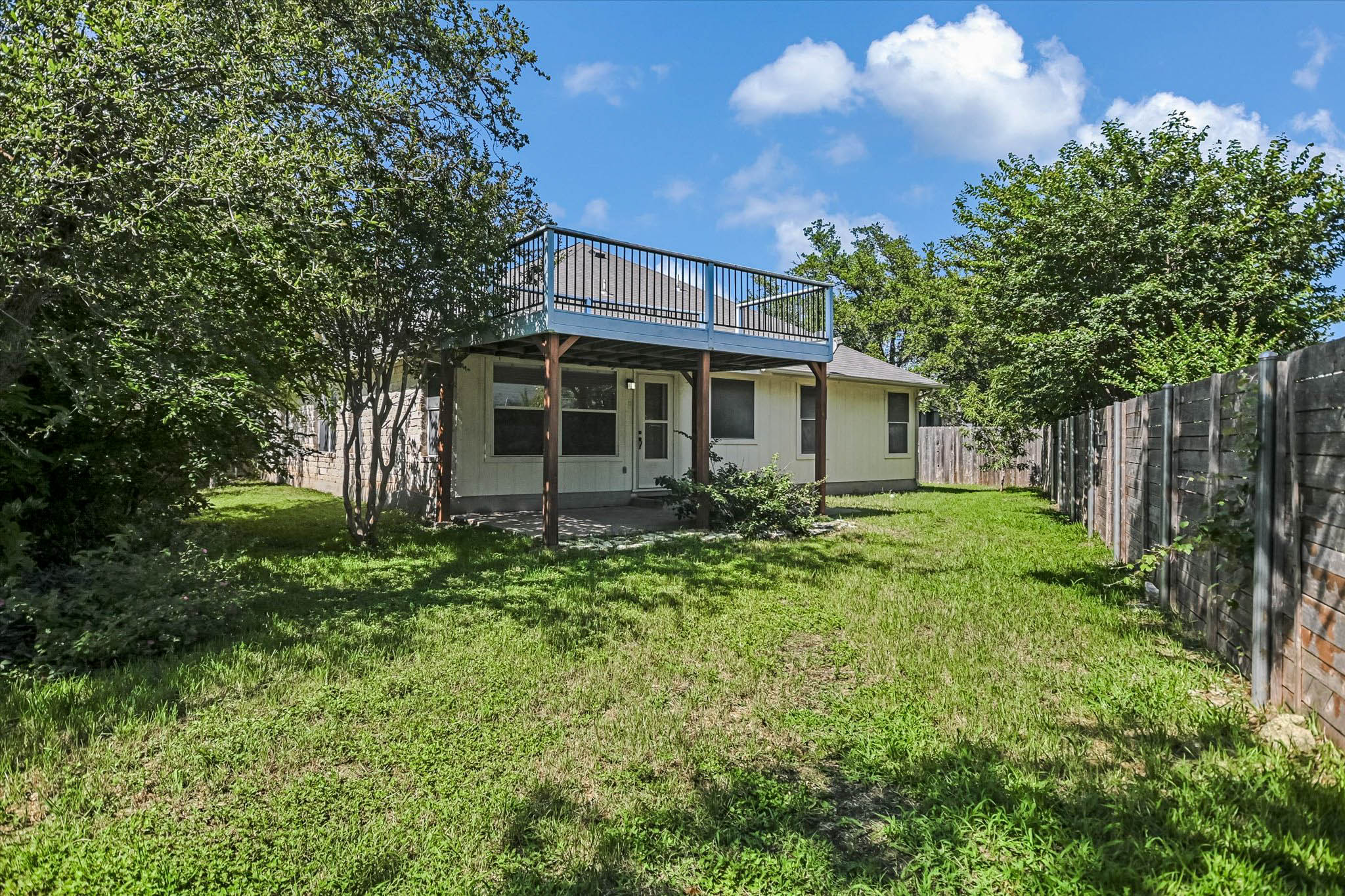 main property photo 14