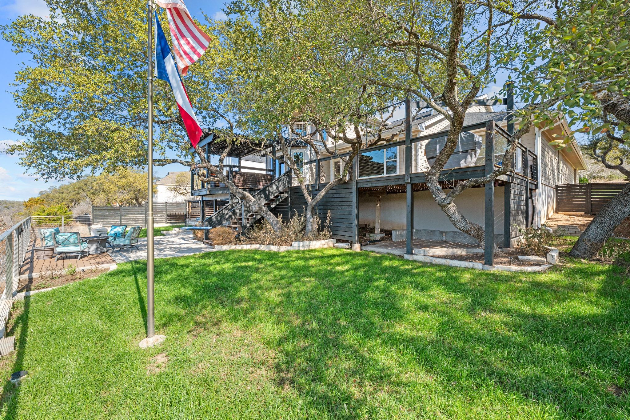 main property photo 33