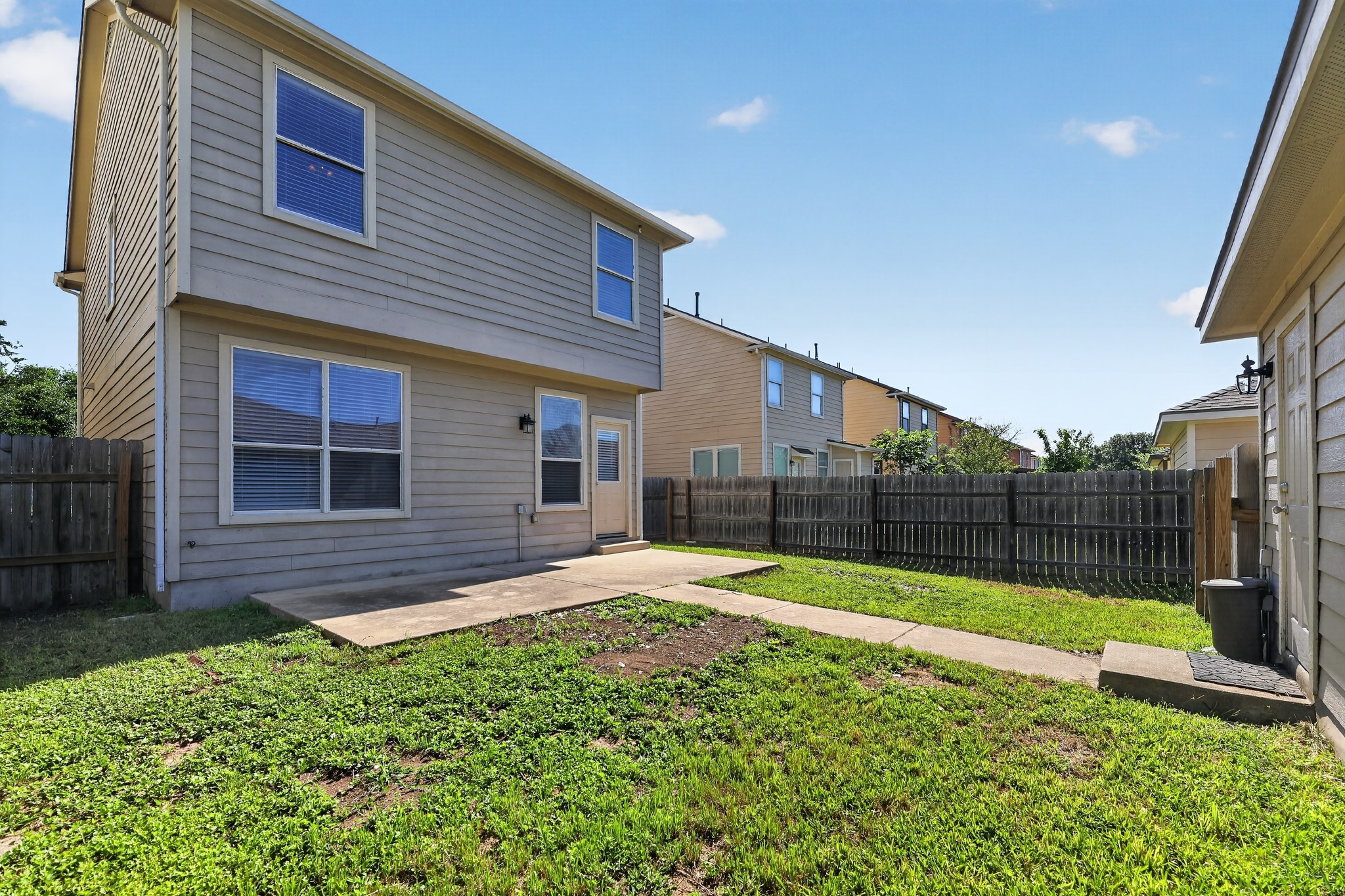 main property photo 5