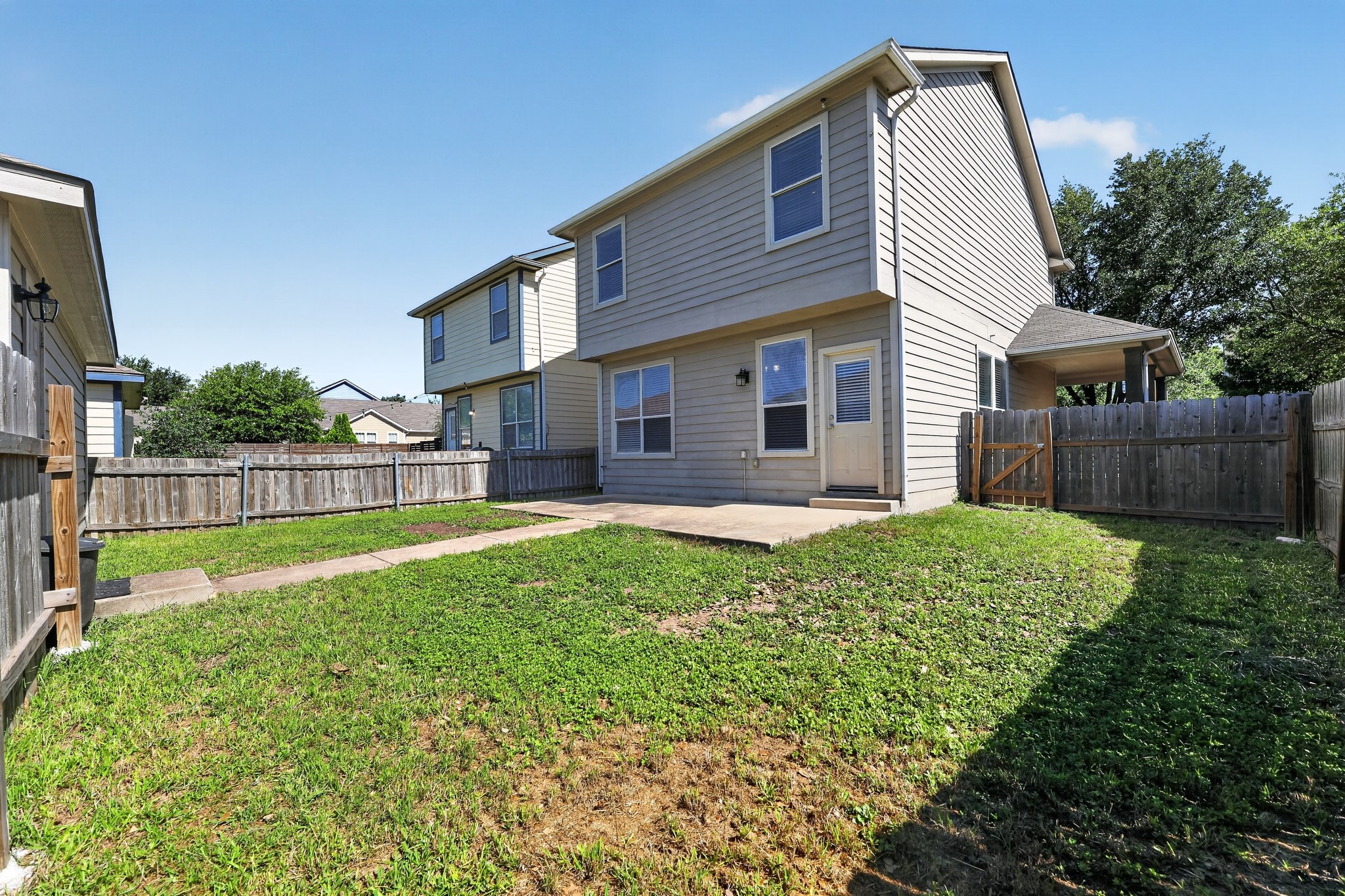 main property photo 7