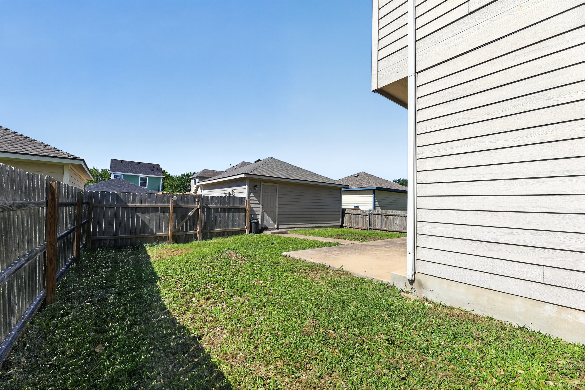 main property photo 8