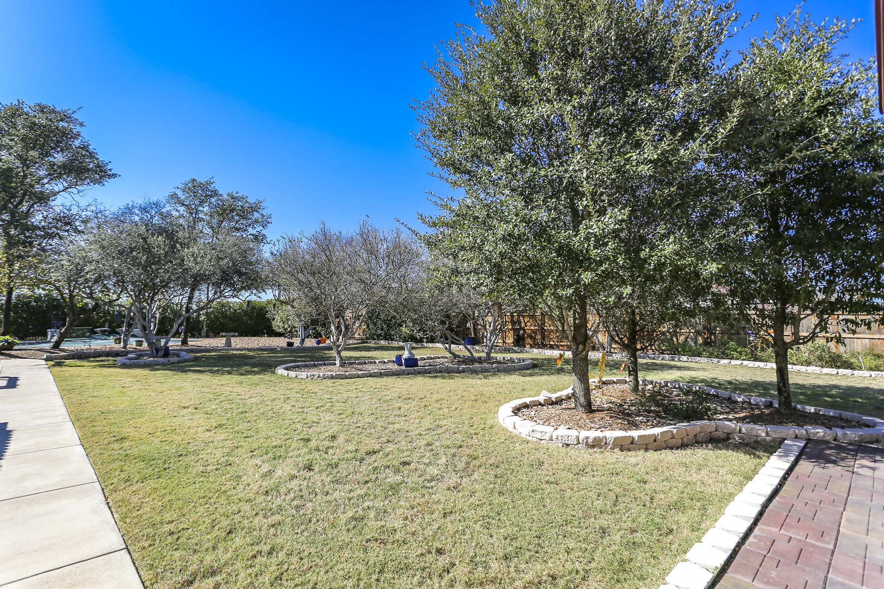 main property photo 29