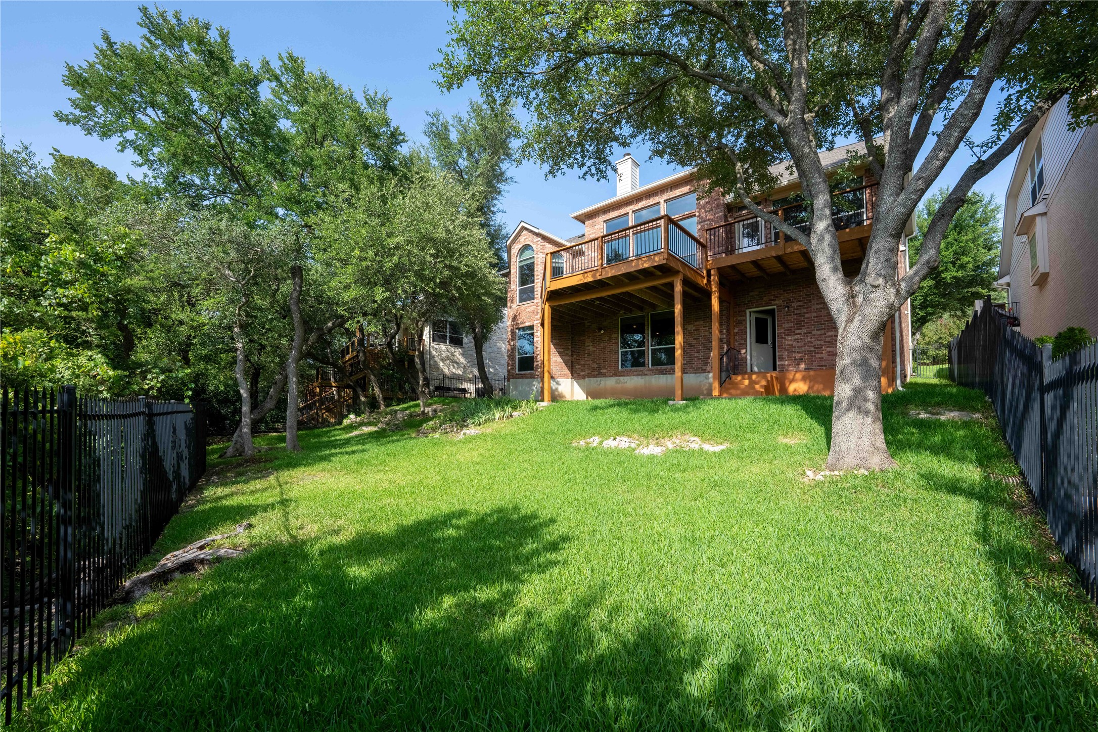 main property photo 32