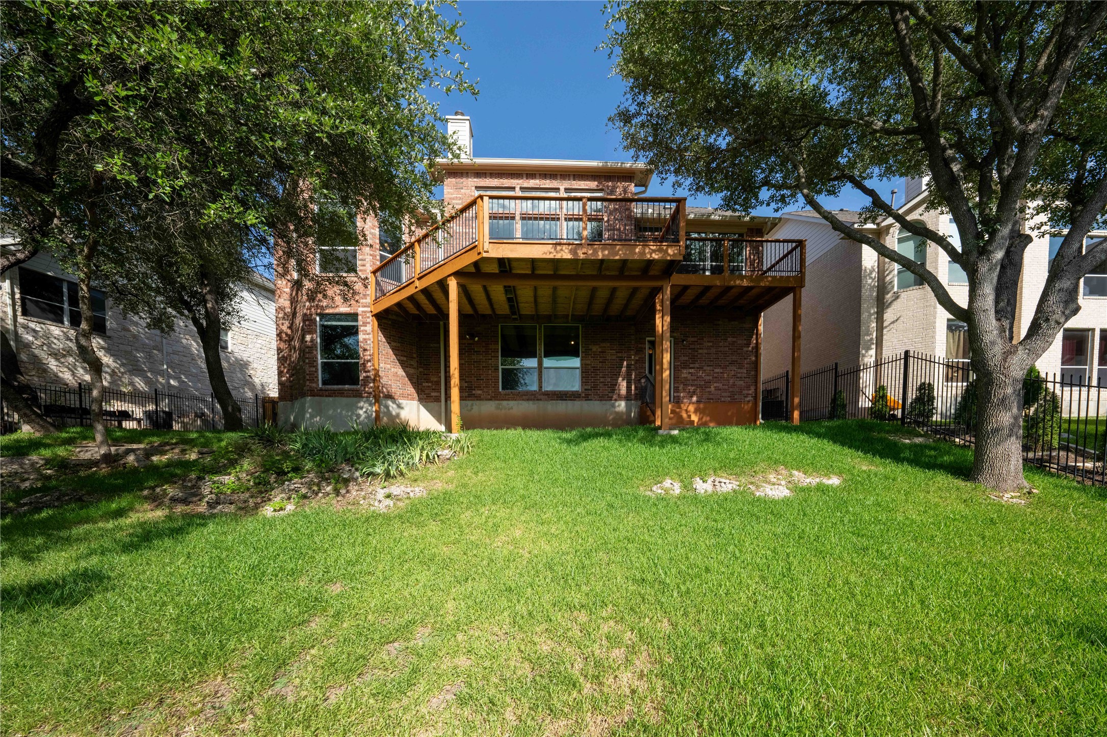 main property photo 33