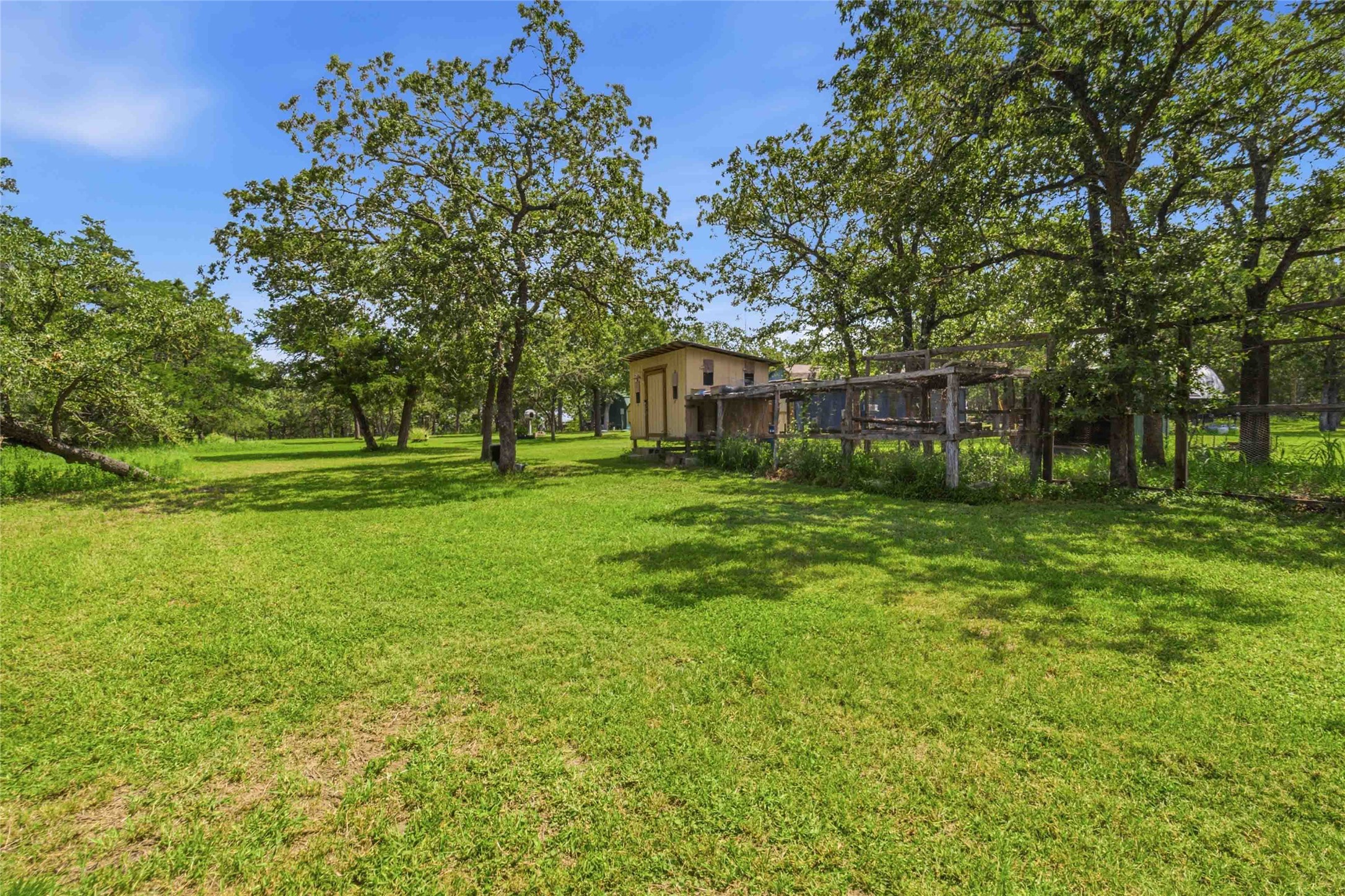 main property photo 25