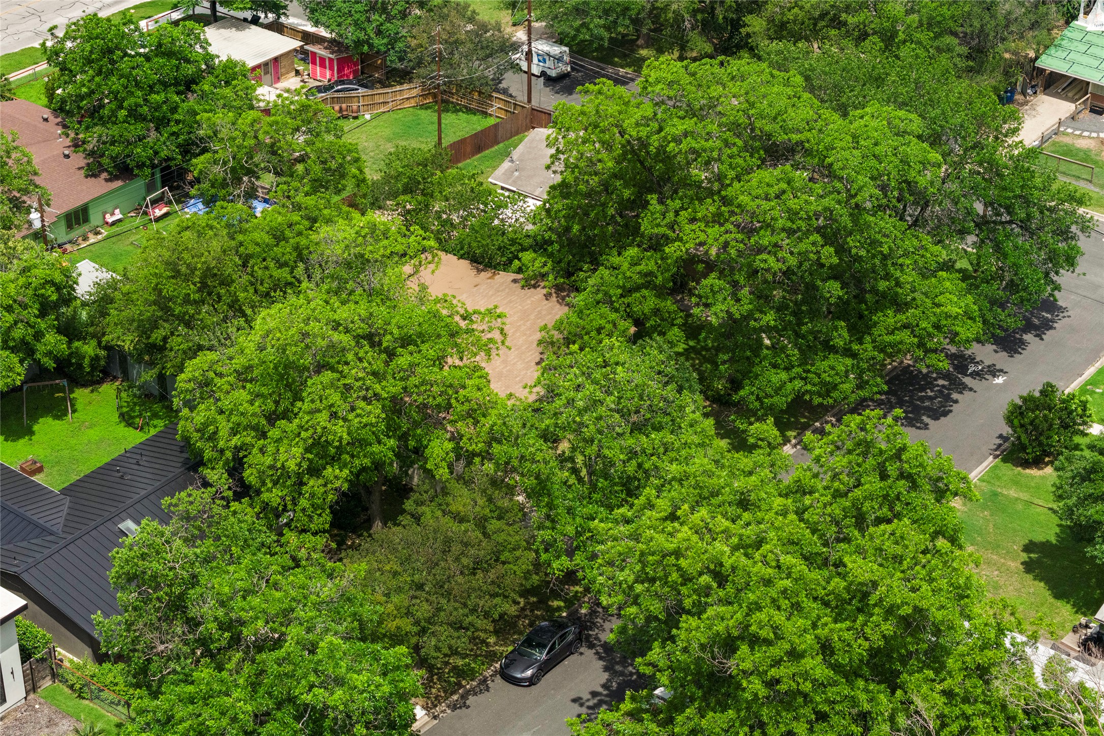 main property photo 14