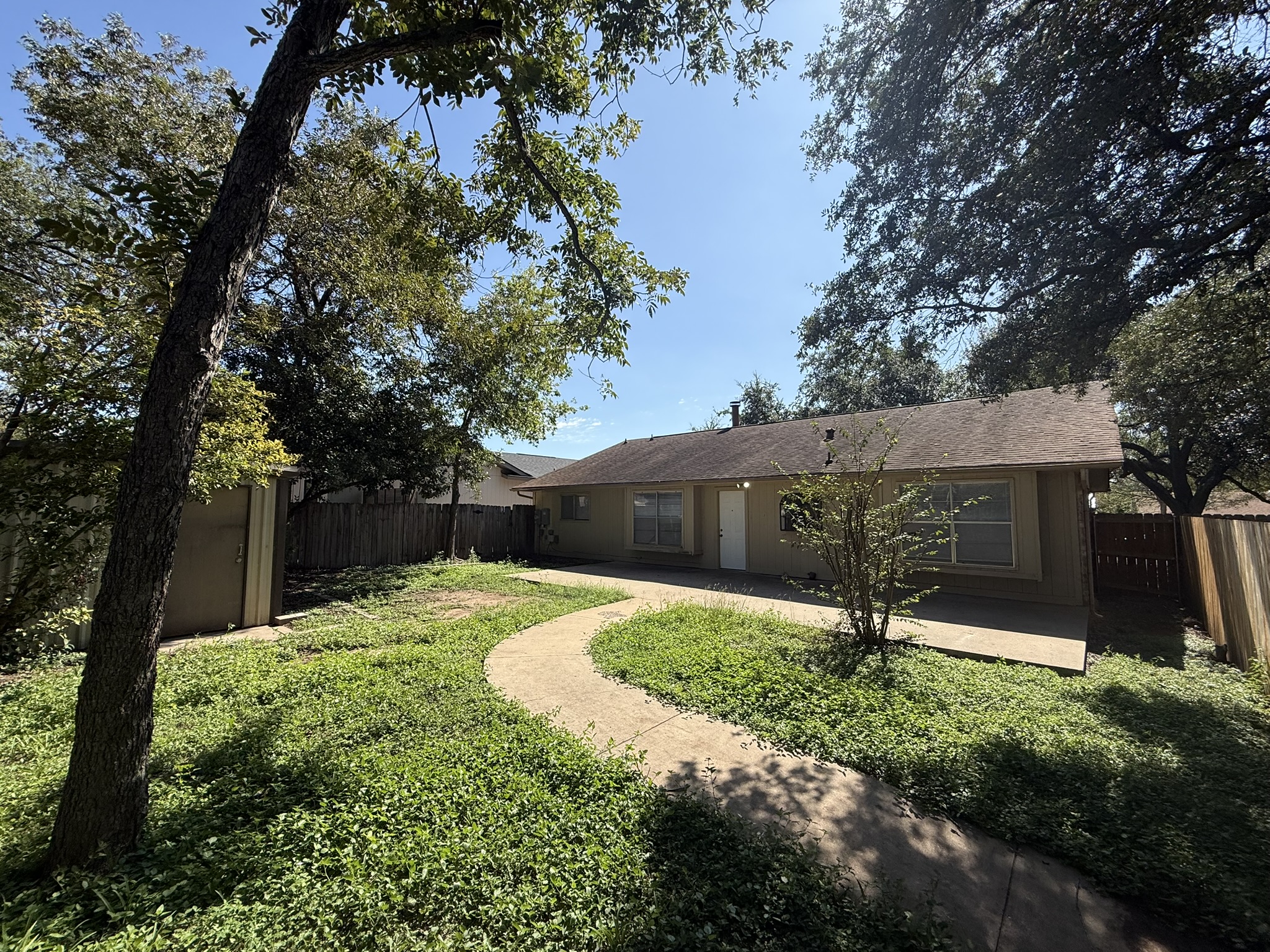 main property photo 32