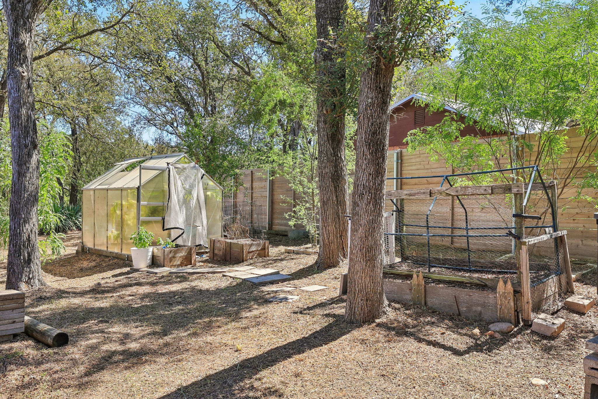 main property photo 32