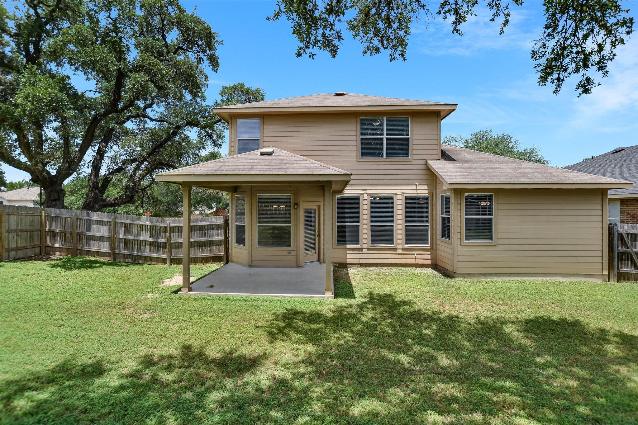 main property photo 14
