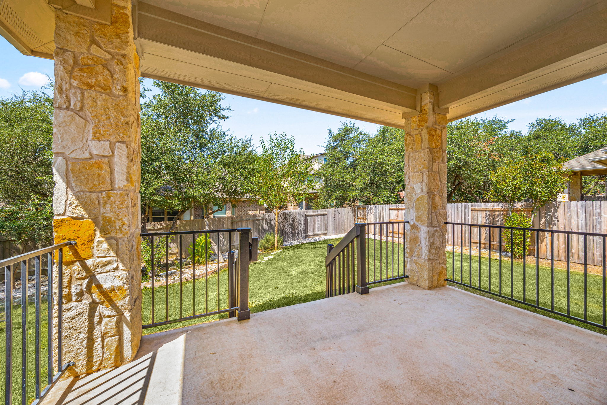 main property photo 33
