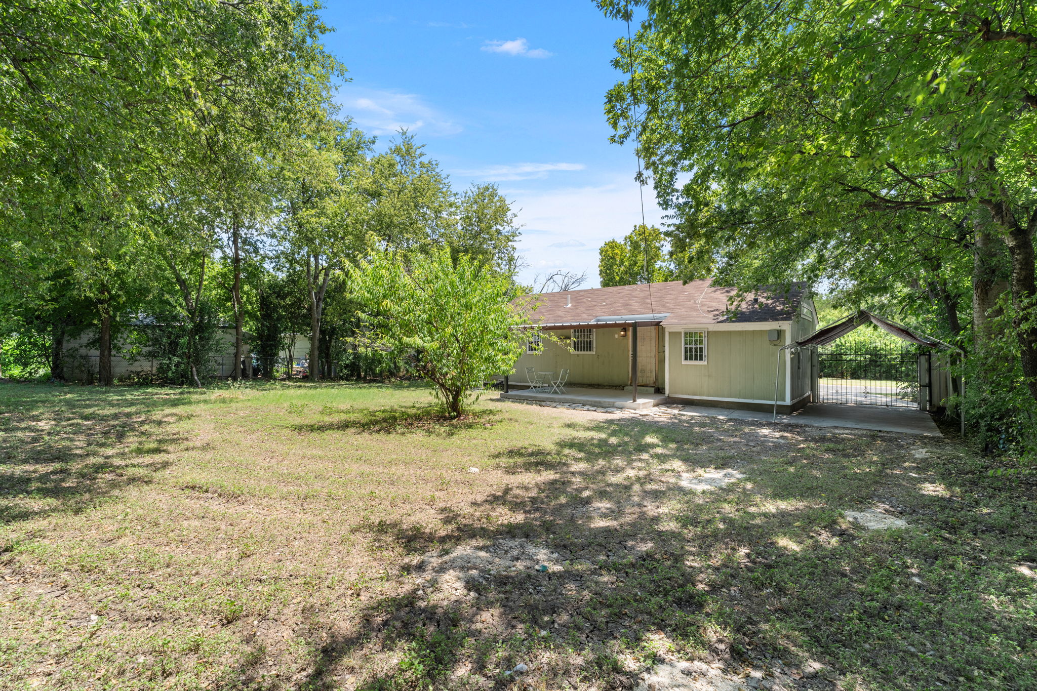 main property photo 25