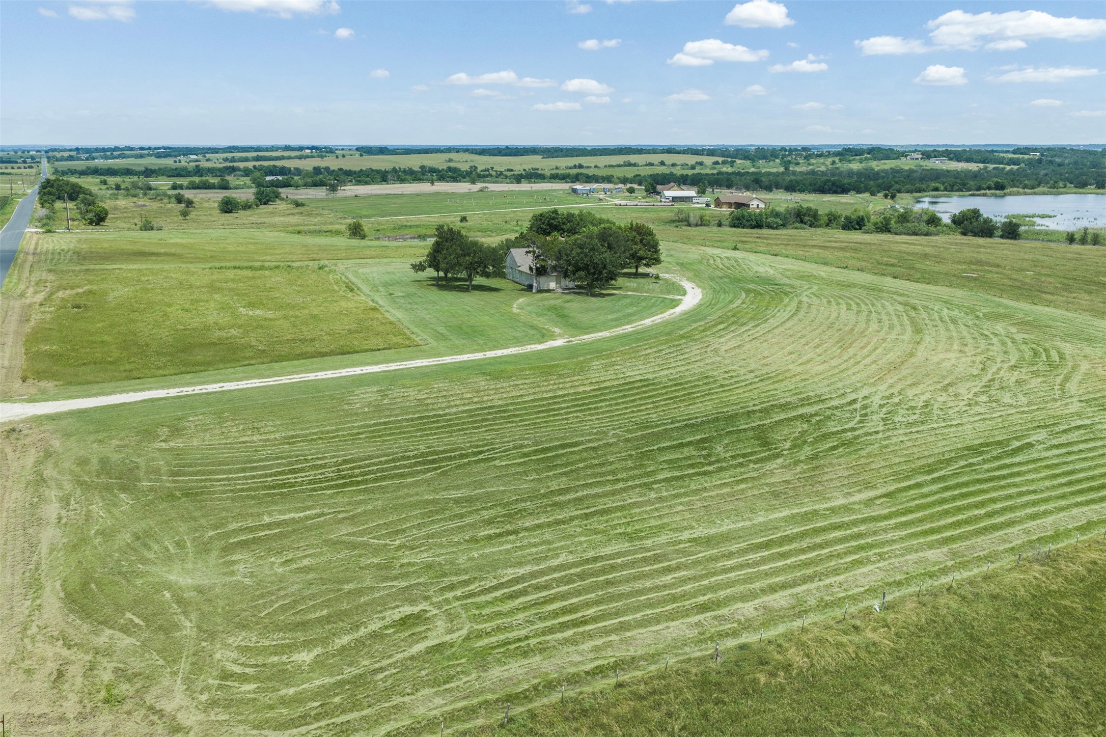 main property photo 16