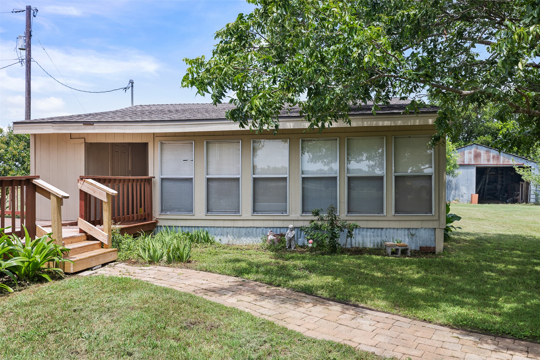 main property photo 4