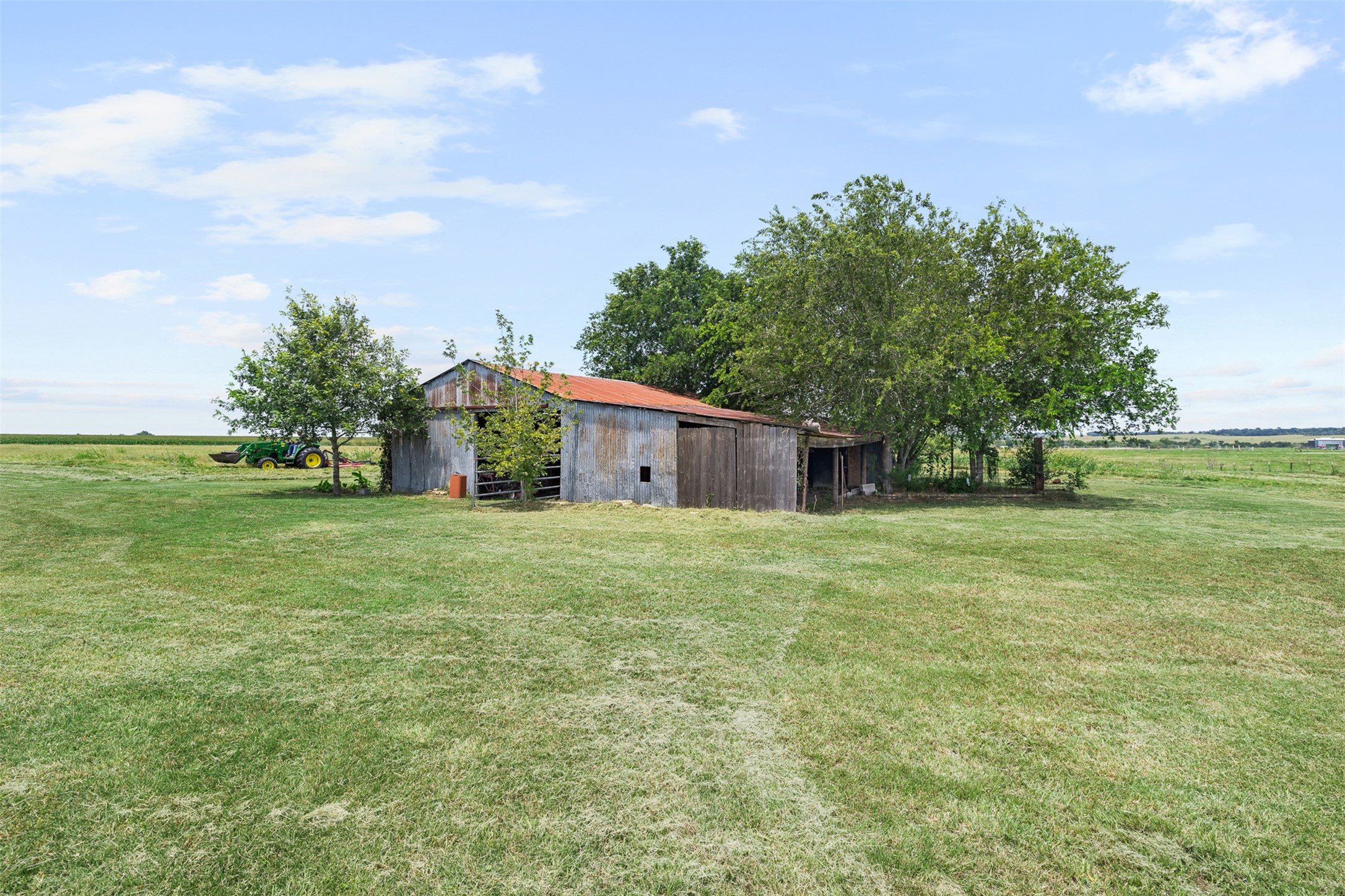 main property photo 8