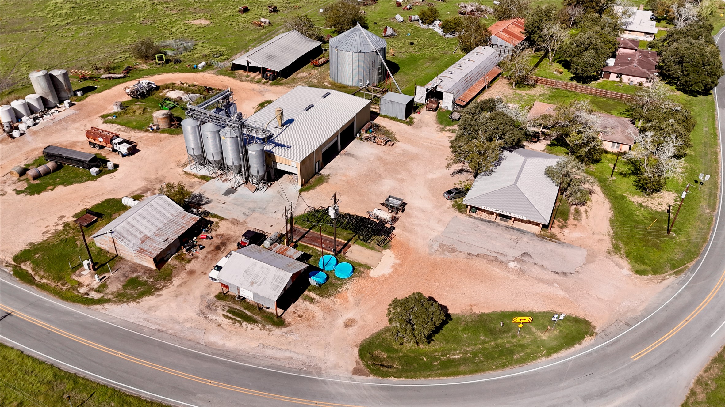 main property photo 4