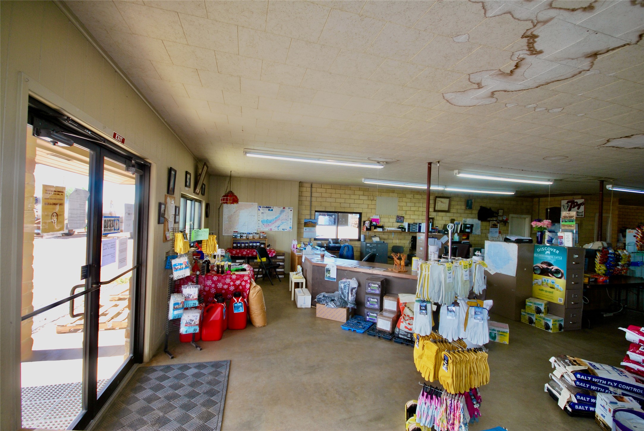 main property photo 9