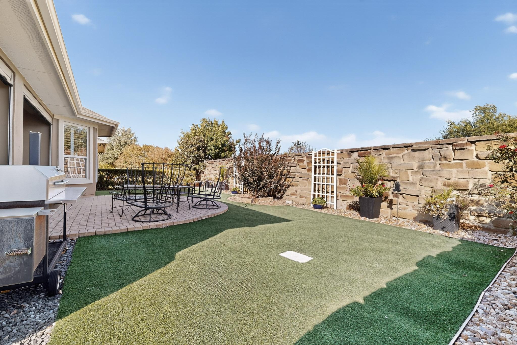 main property photo 33