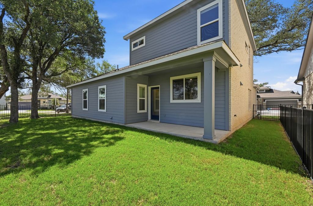 main property photo 22
