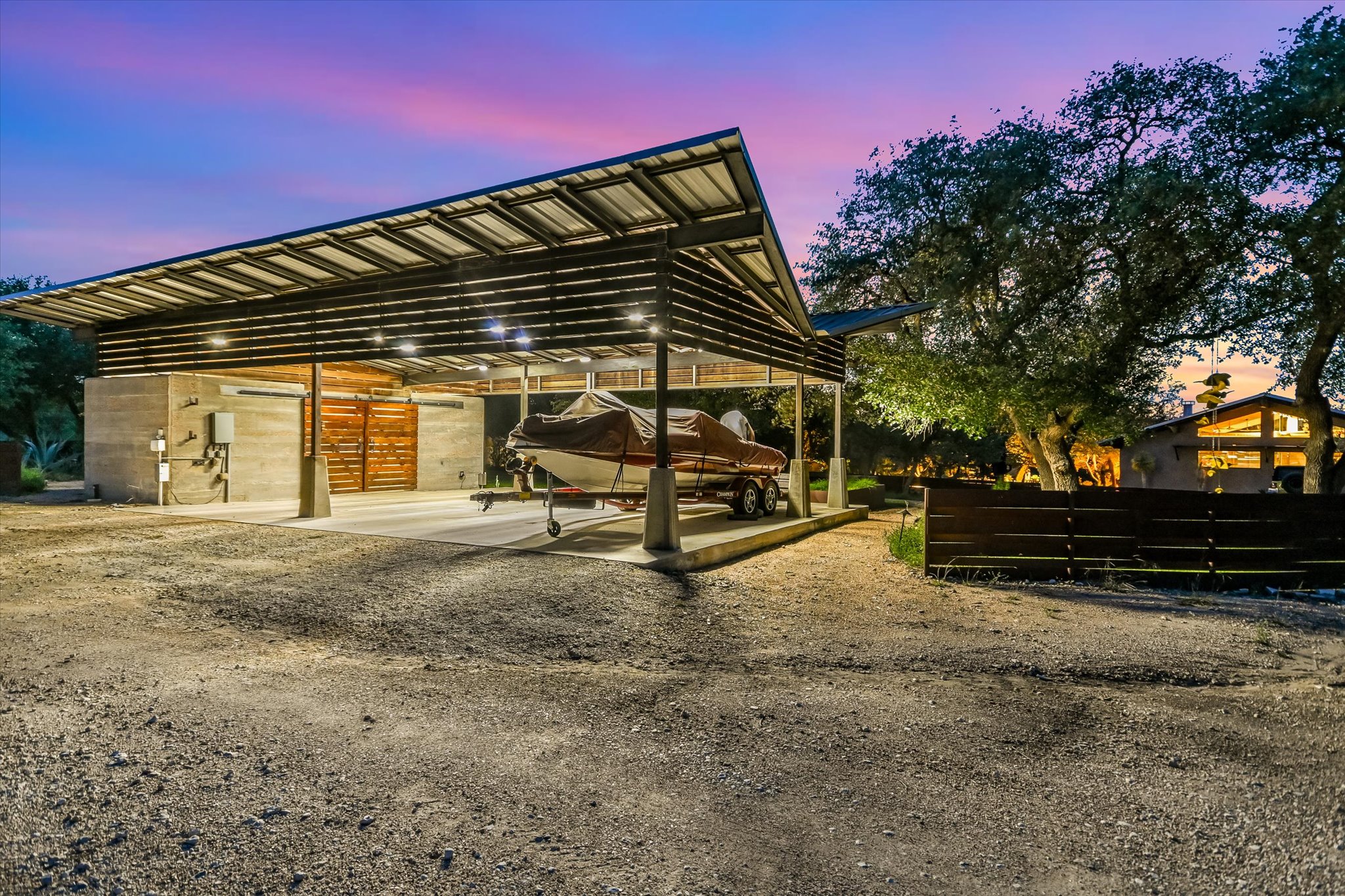 main property photo 30