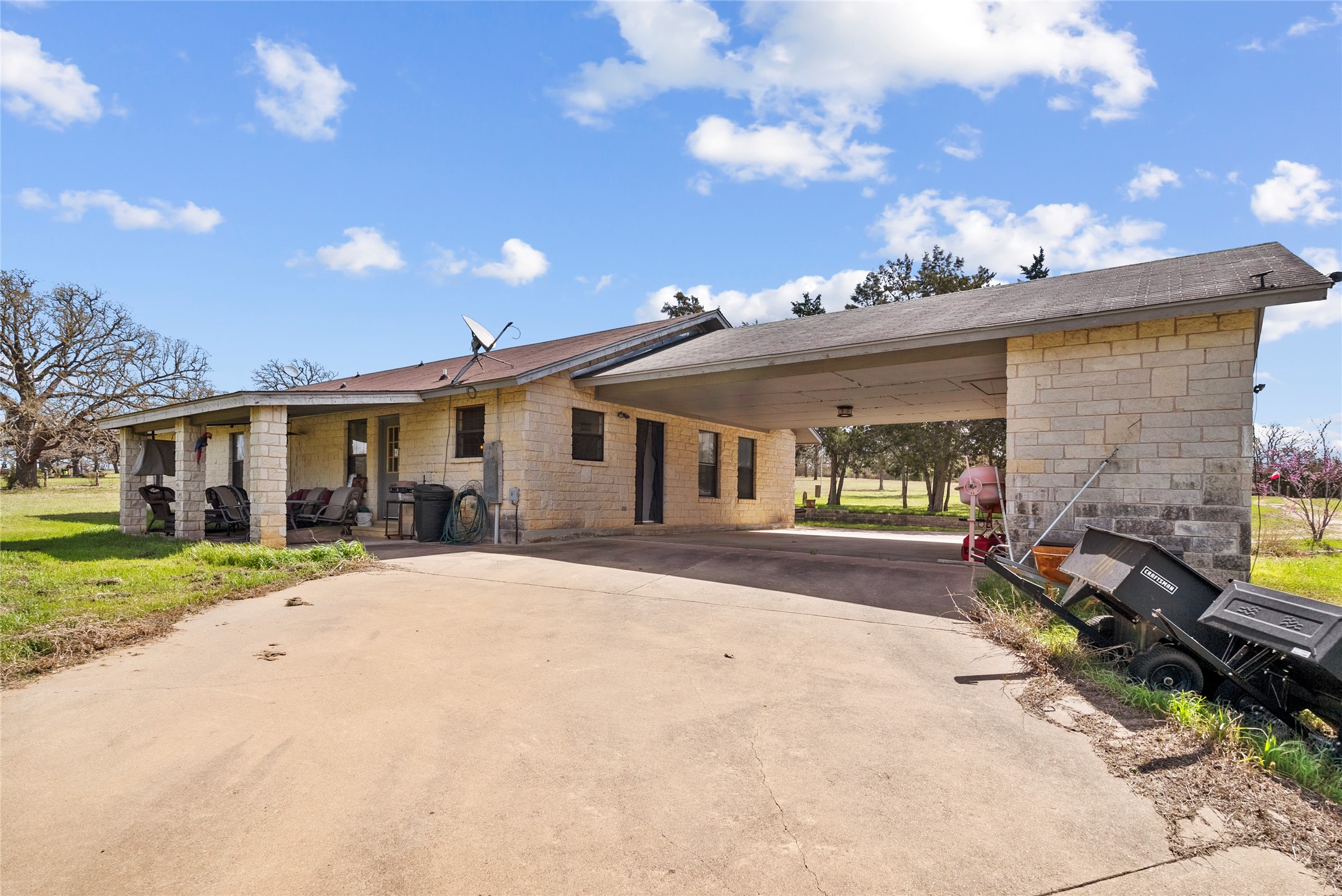 main property photo 8