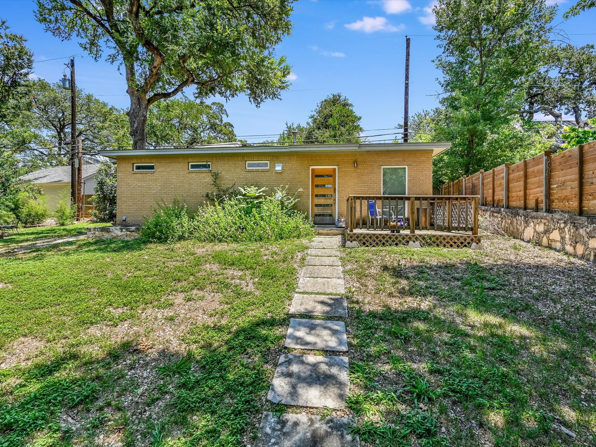 main property photo 16
