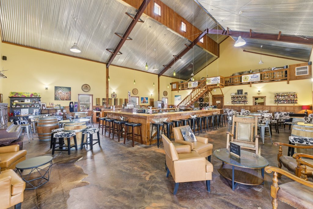 main property photo 8